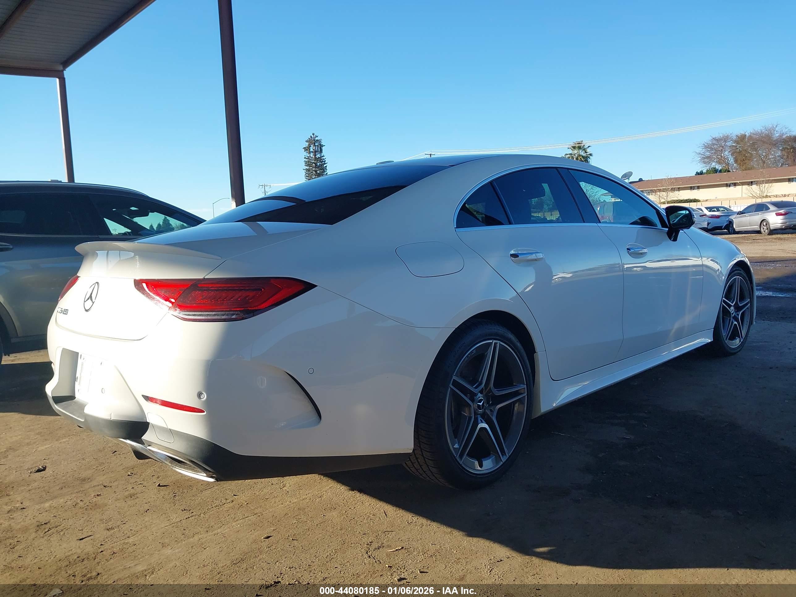 MERCEDES-BENZ CLS image 4