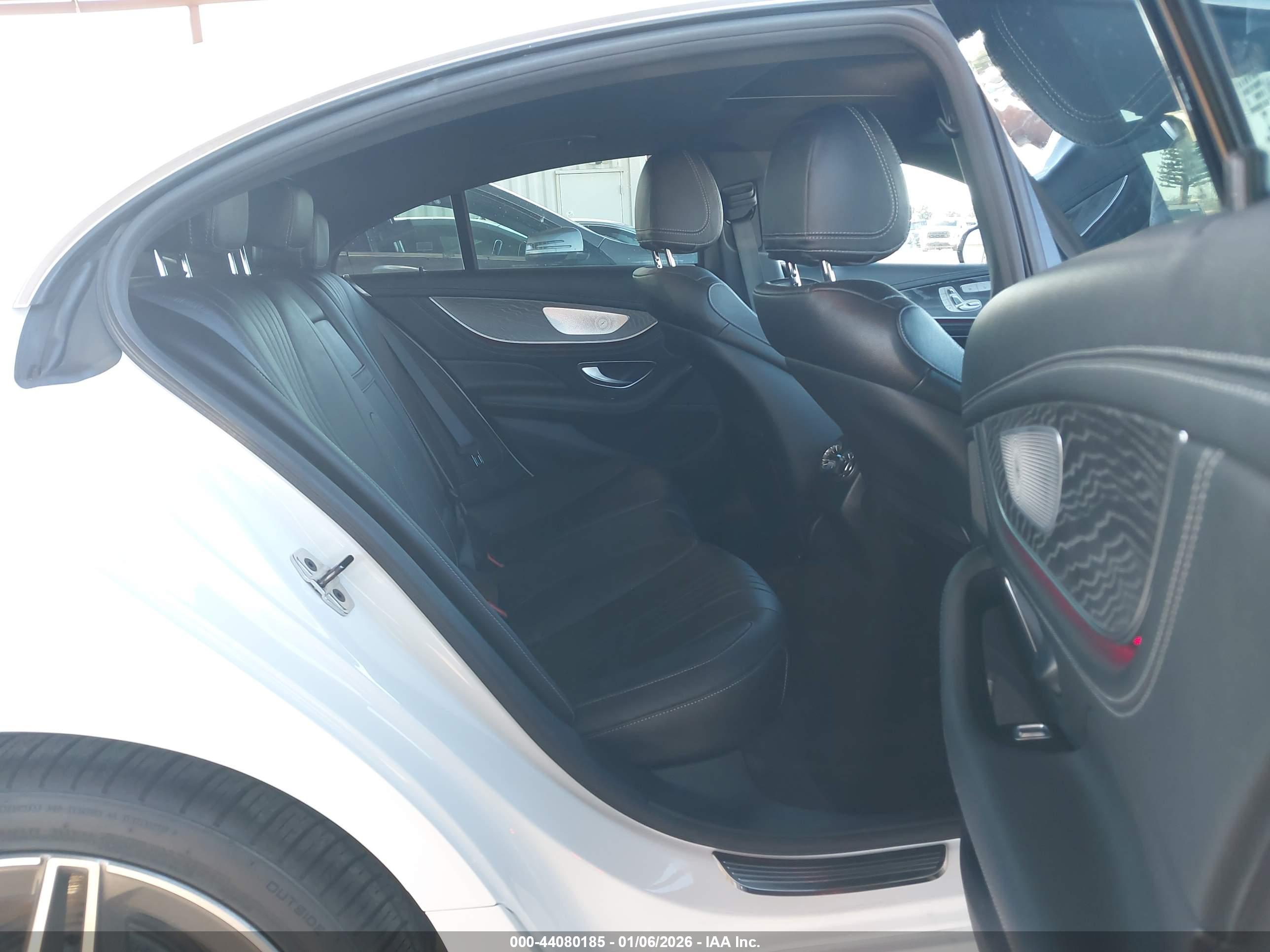 MERCEDES-BENZ CLS image 8