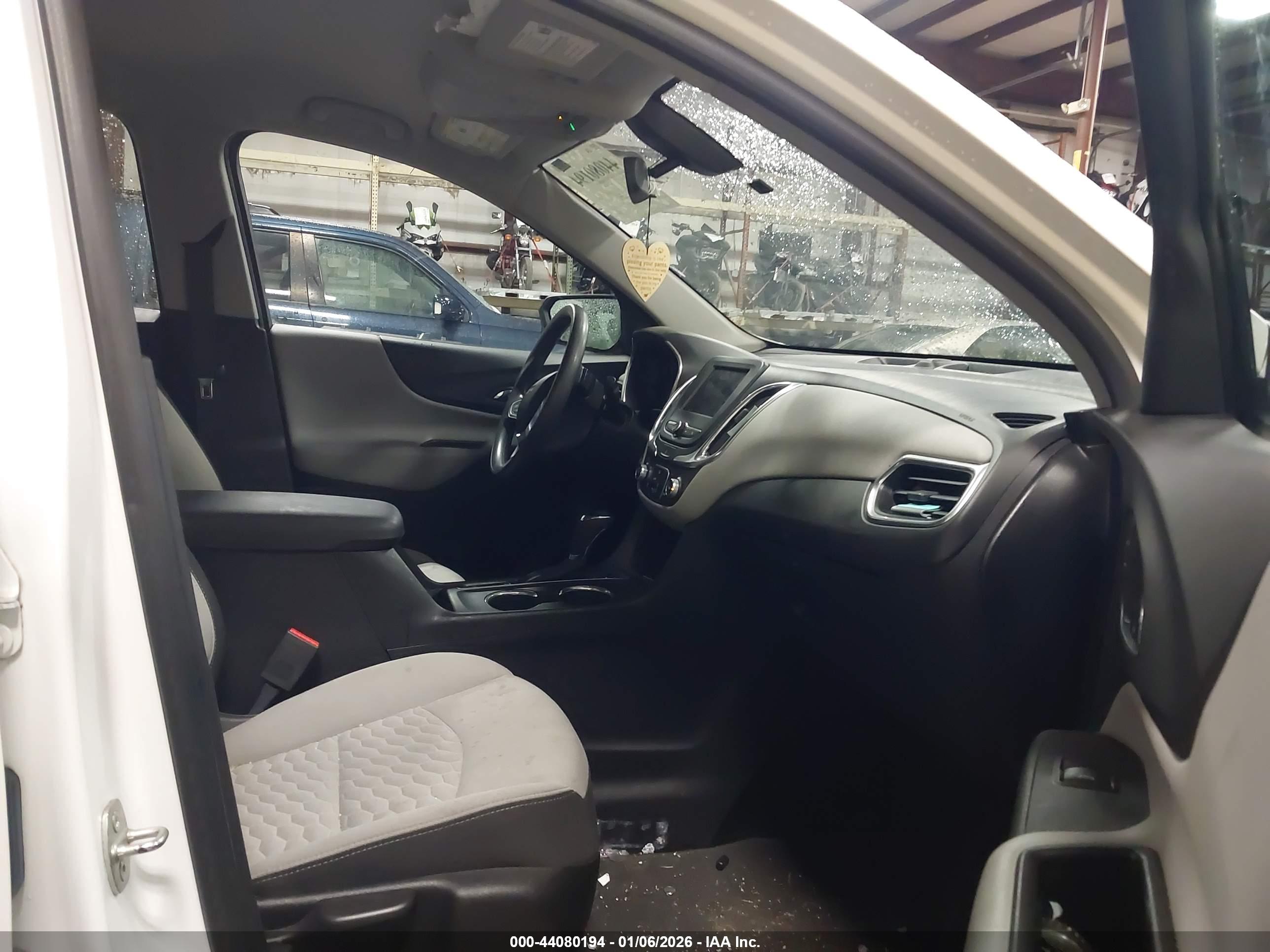 CHEVROLET EQUINOX image 5