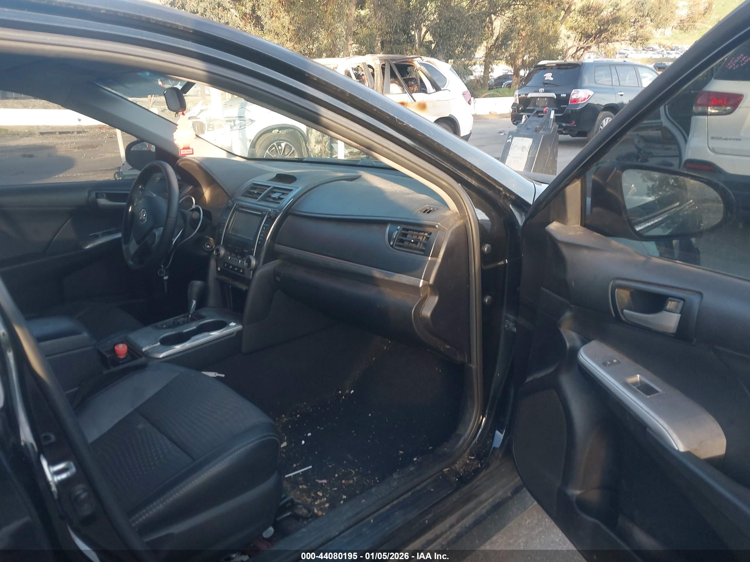 TOYOTA CAMRY image 5