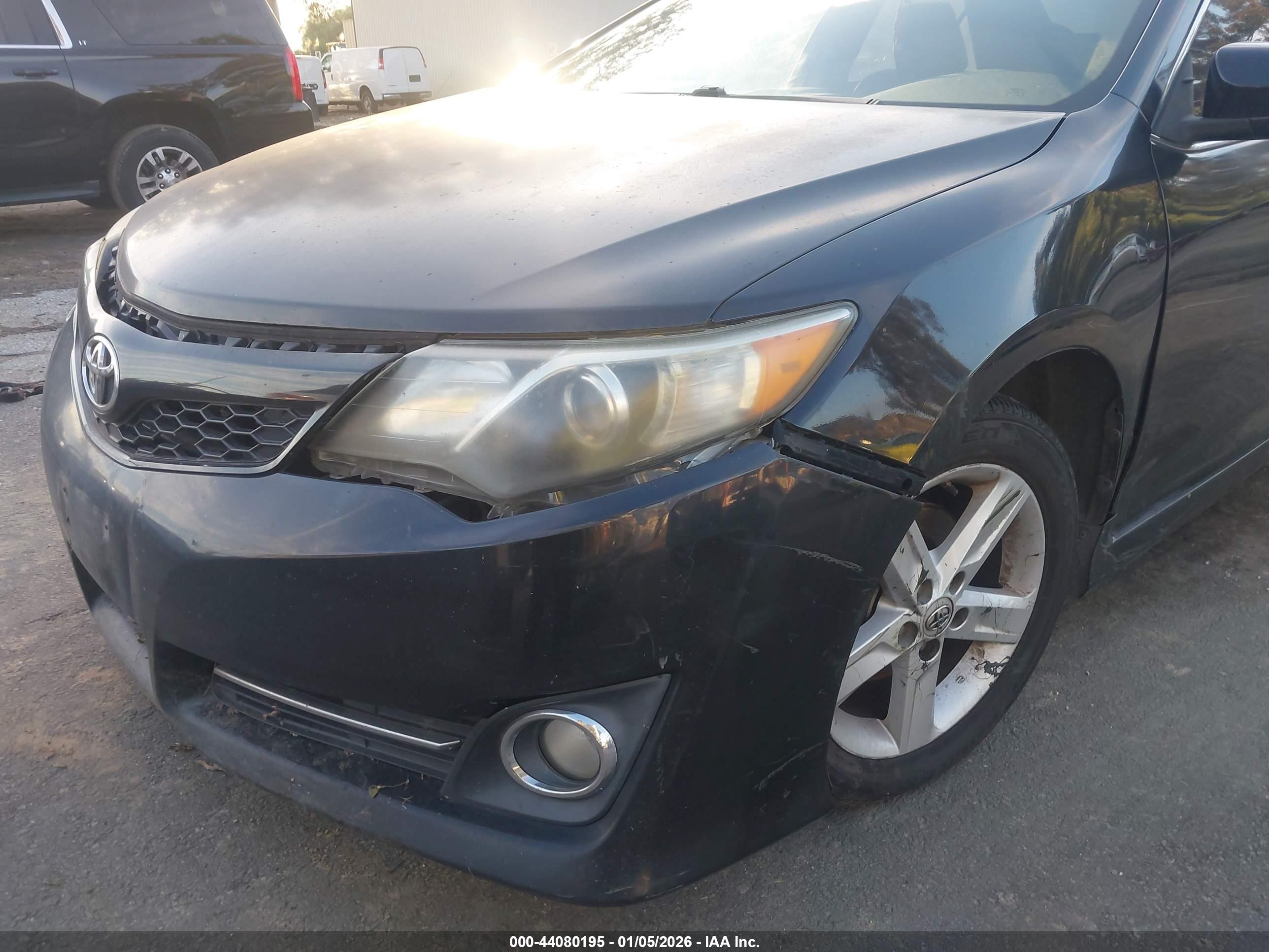 TOYOTA CAMRY image 6