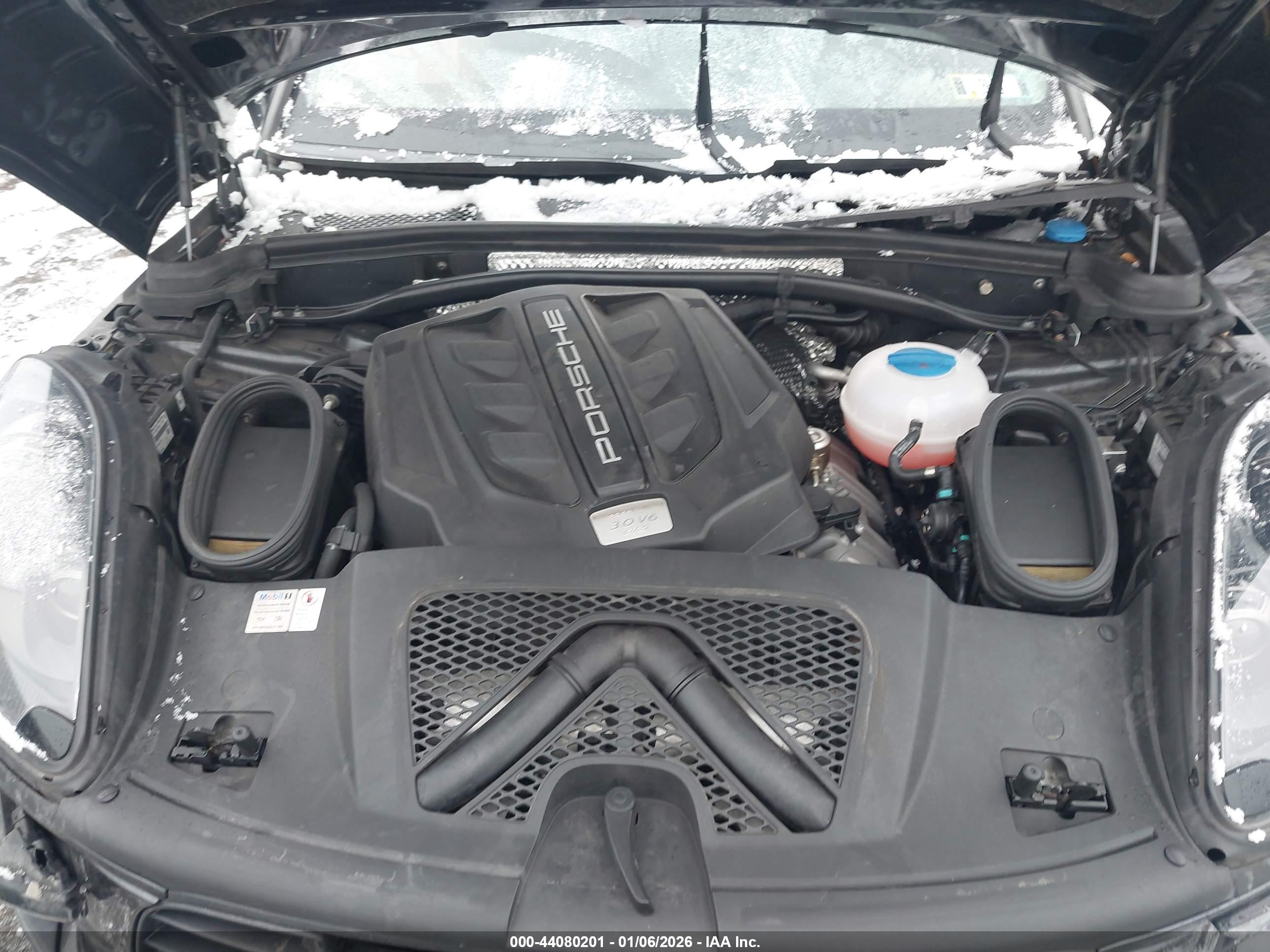 PORSCHE MACAN image 10