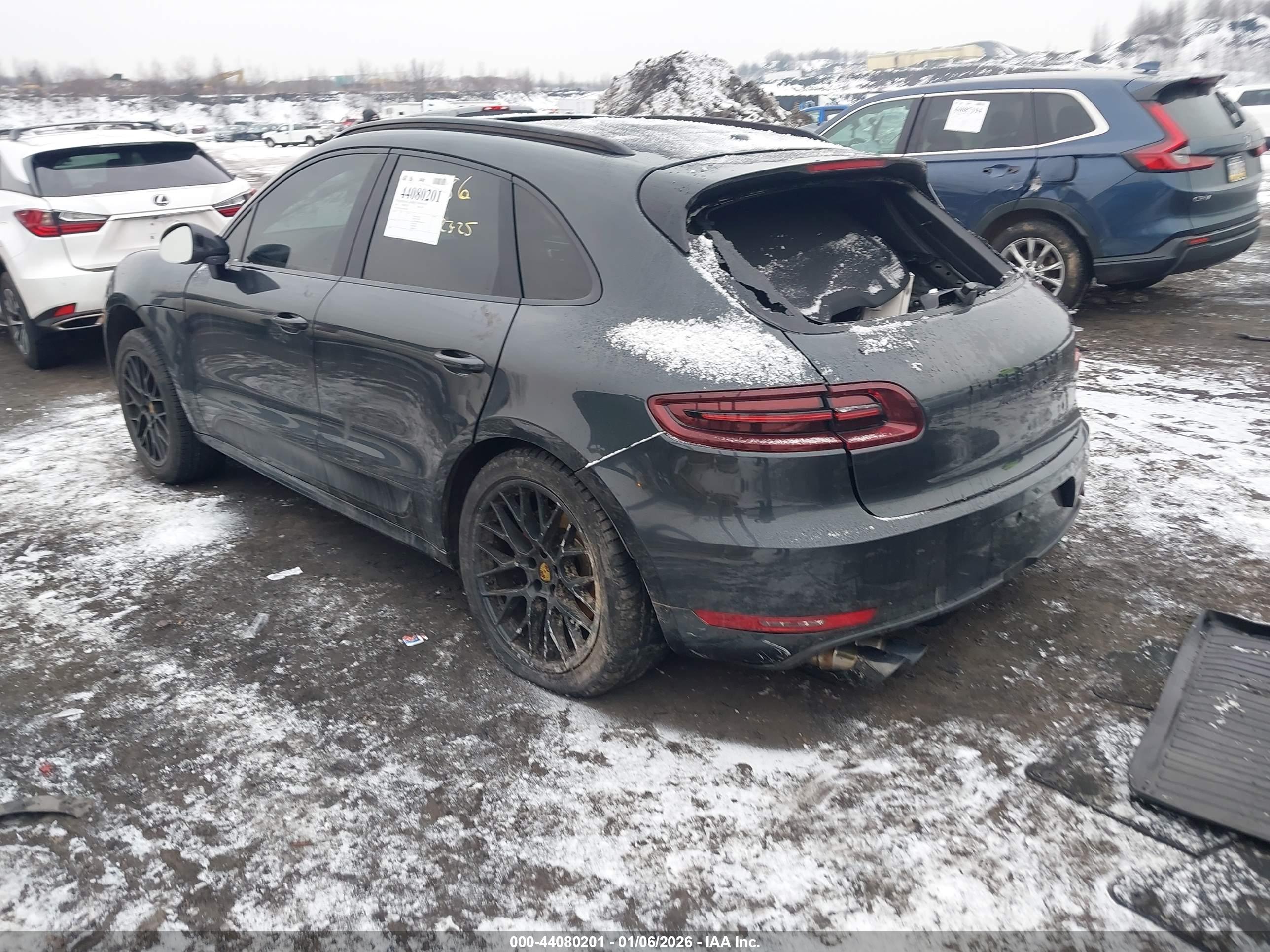 PORSCHE MACAN image 3