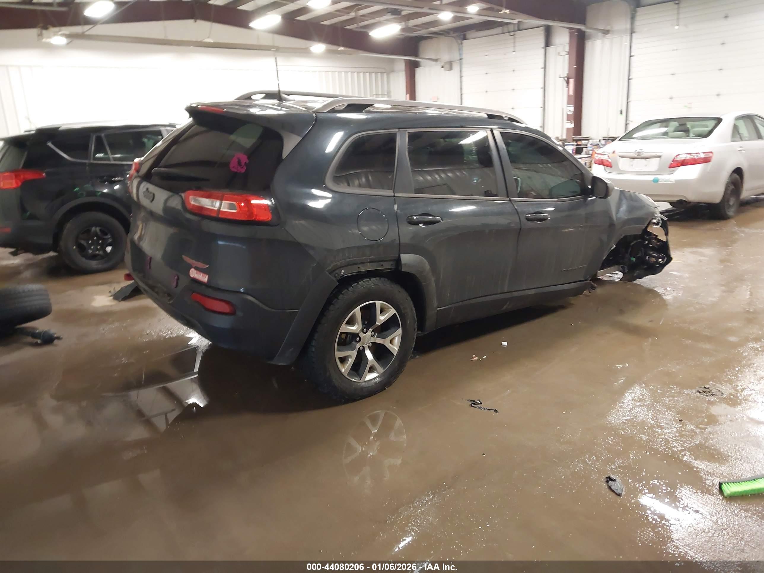 JEEP CHEROKEE image 4