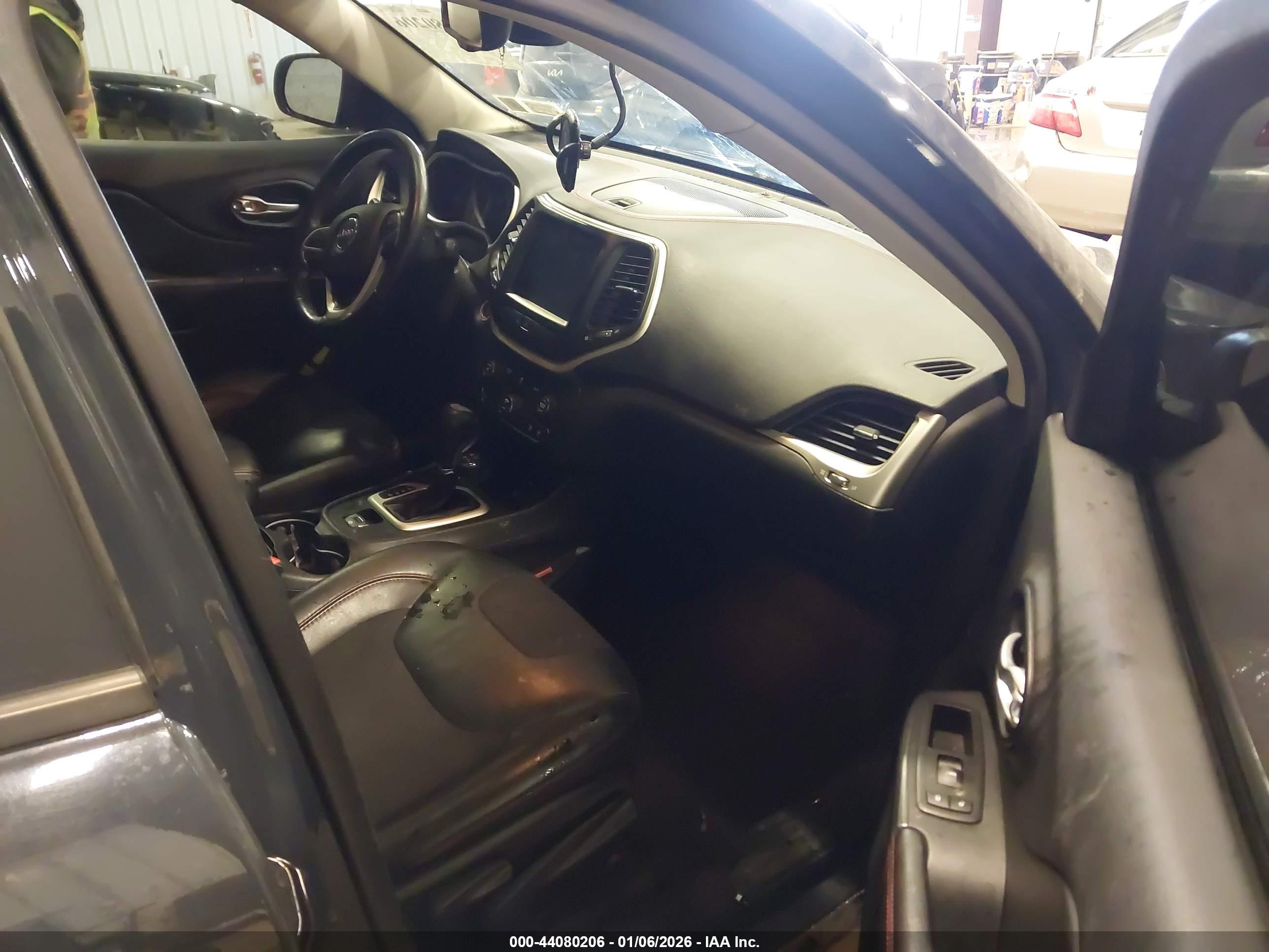 JEEP CHEROKEE image 5