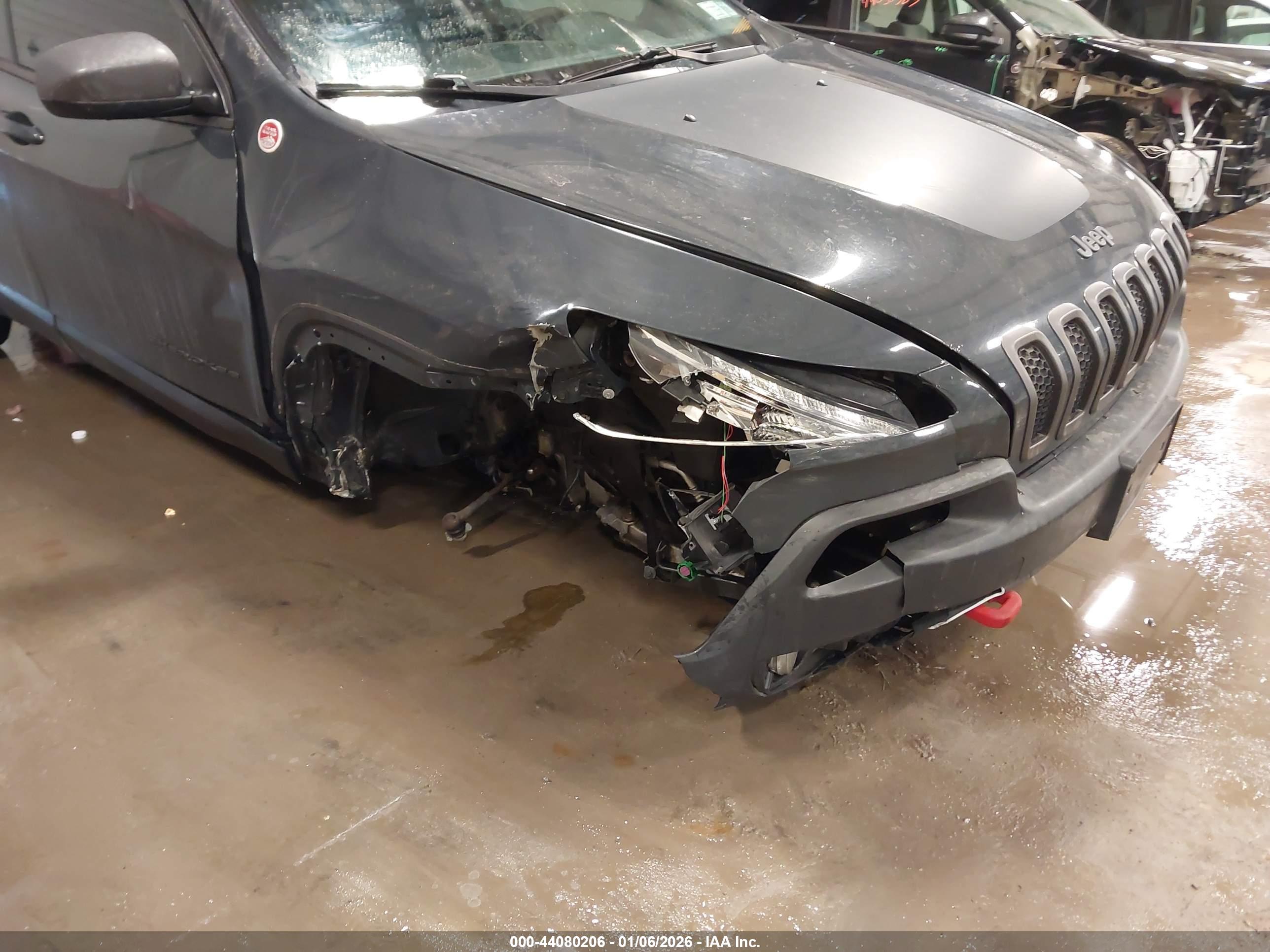 JEEP CHEROKEE image 6