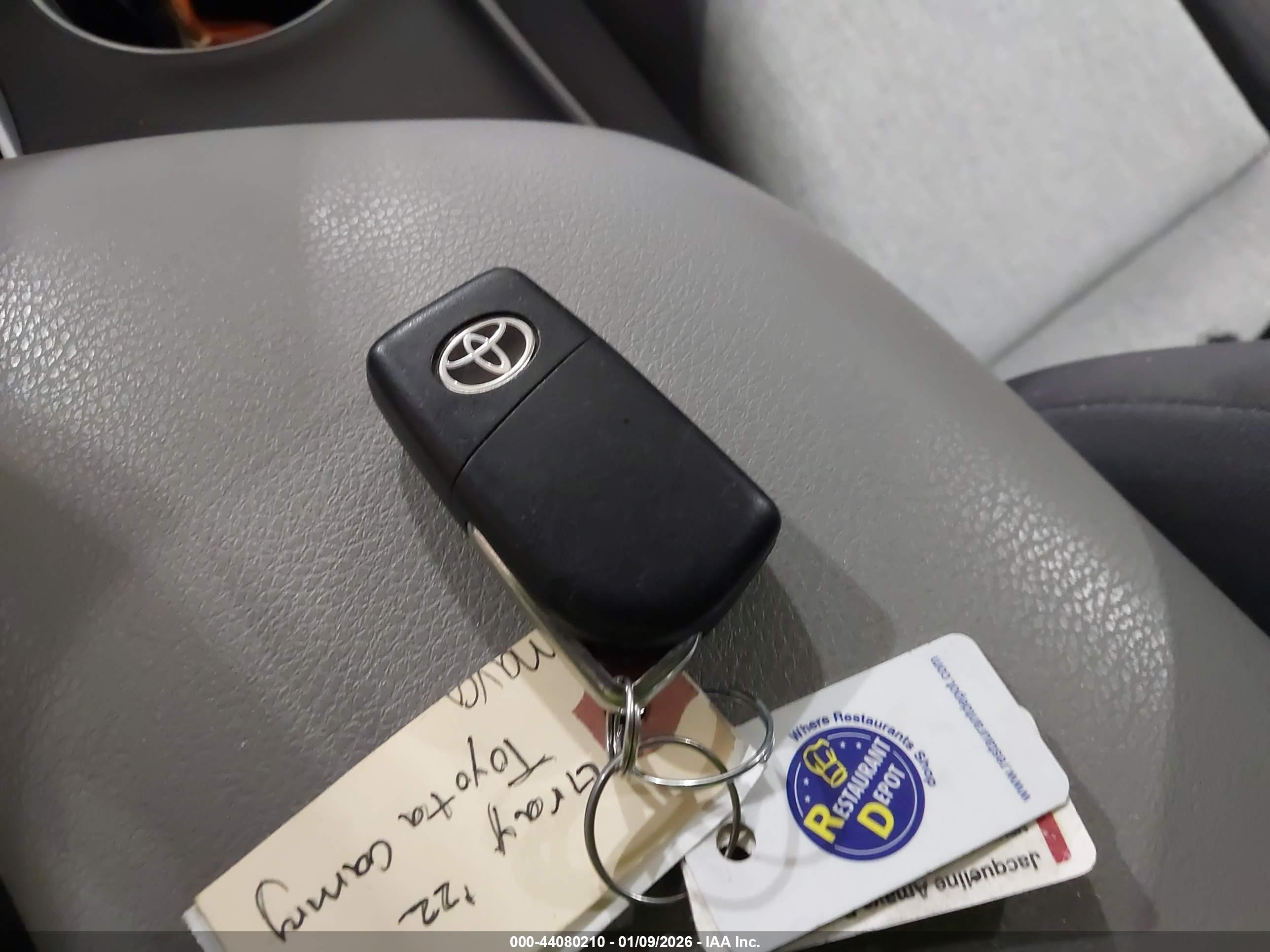TOYOTA CAMRY image 11