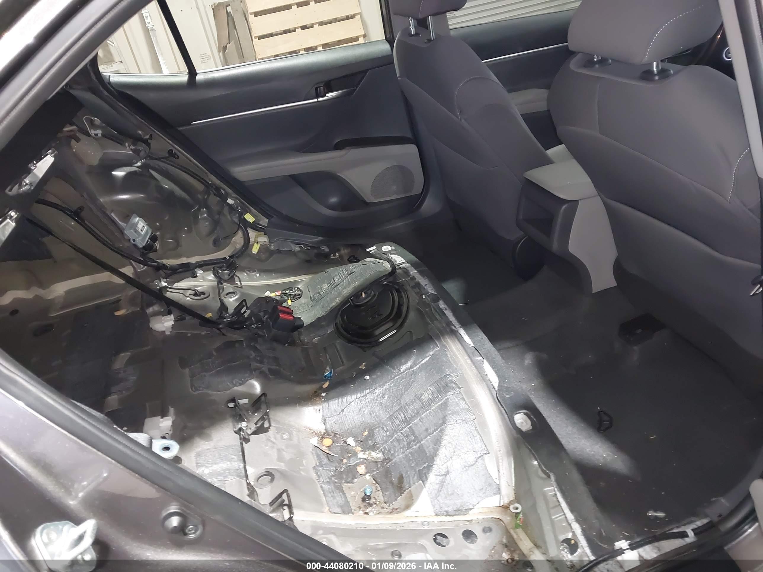 TOYOTA CAMRY image 8