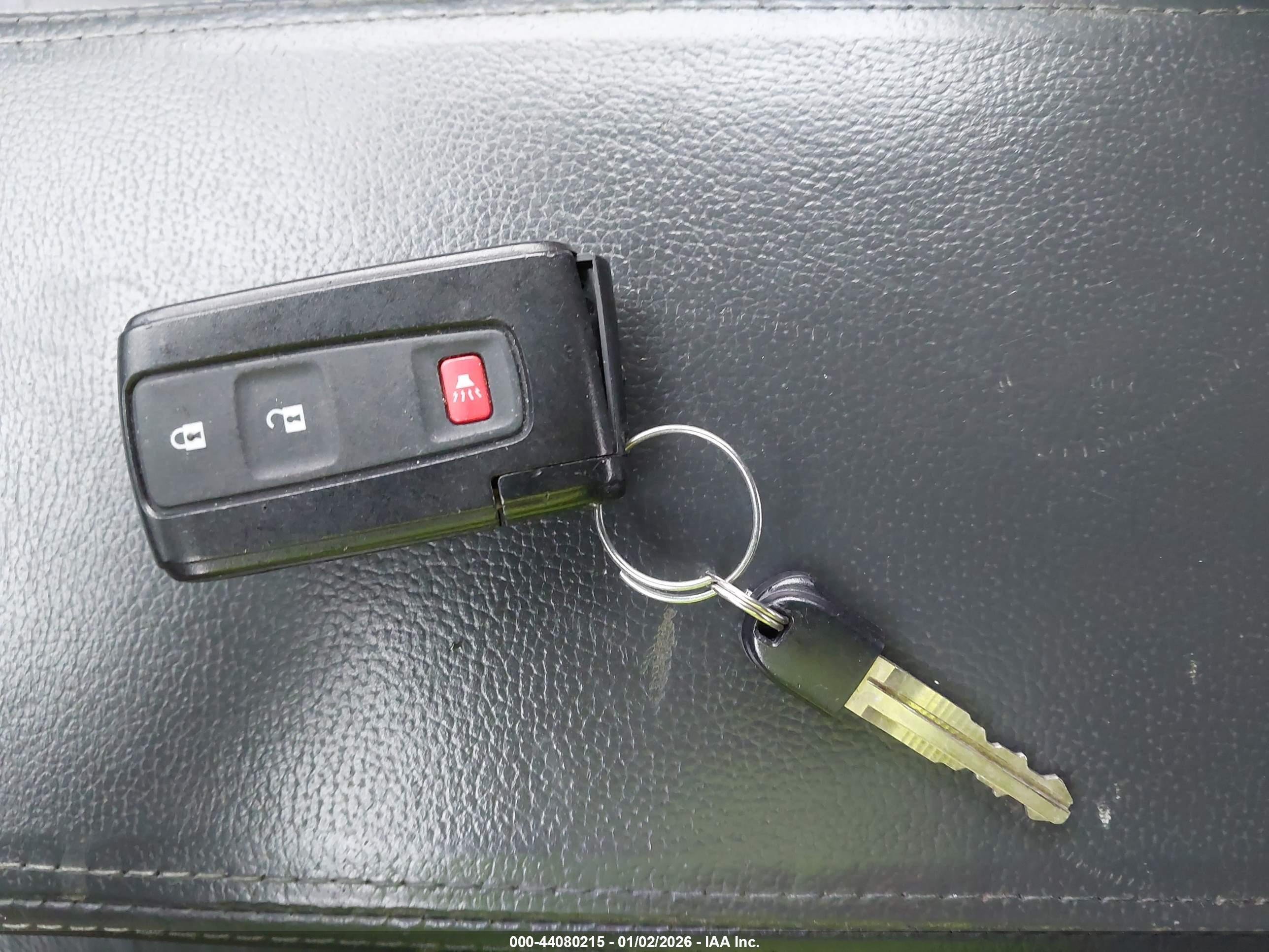 TOYOTA PRIUS image 11