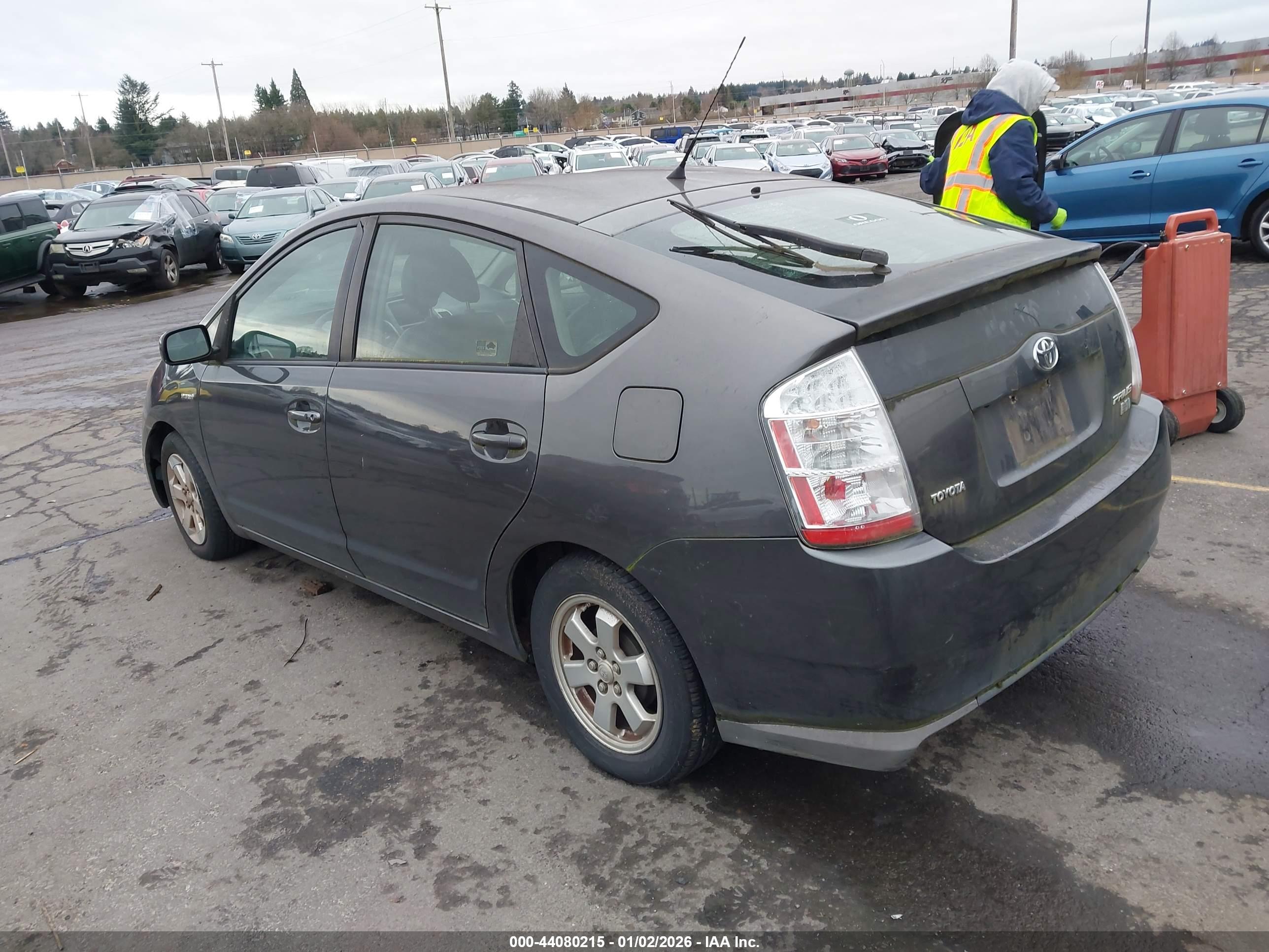TOYOTA PRIUS image 3