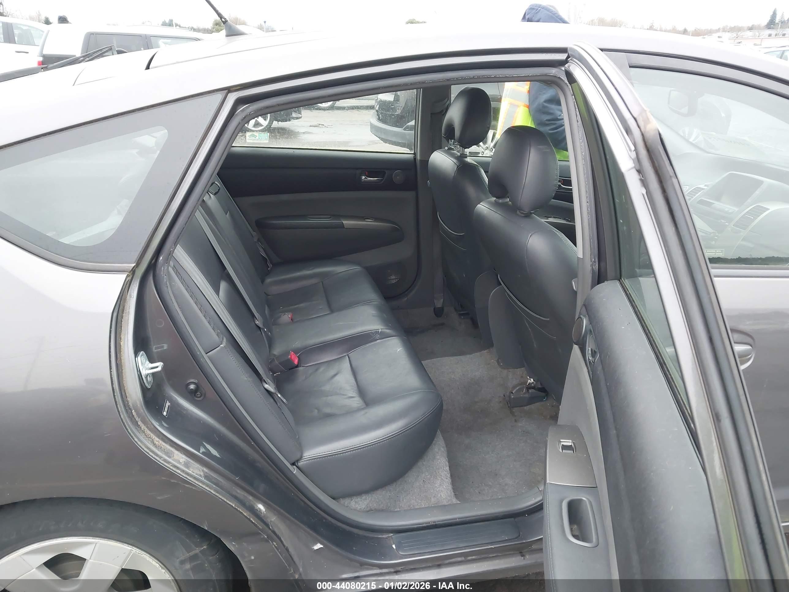 TOYOTA PRIUS image 8