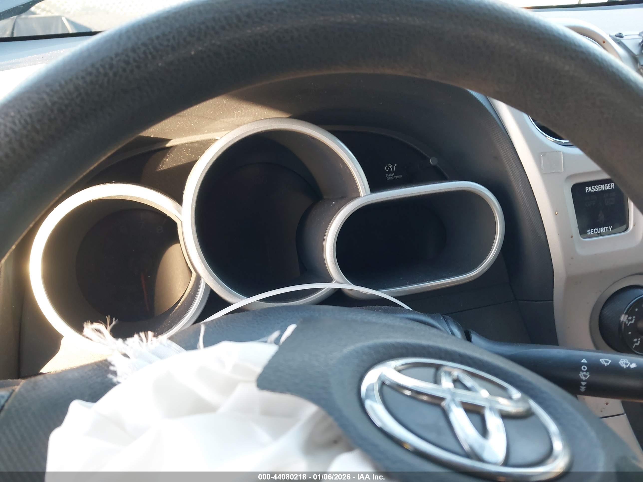 TOYOTA MATRIX image 7