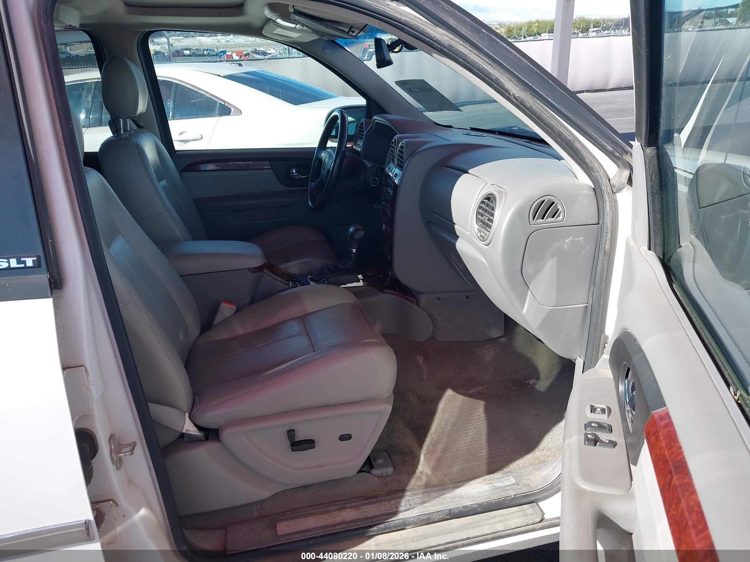 GMC ENVOY image 5