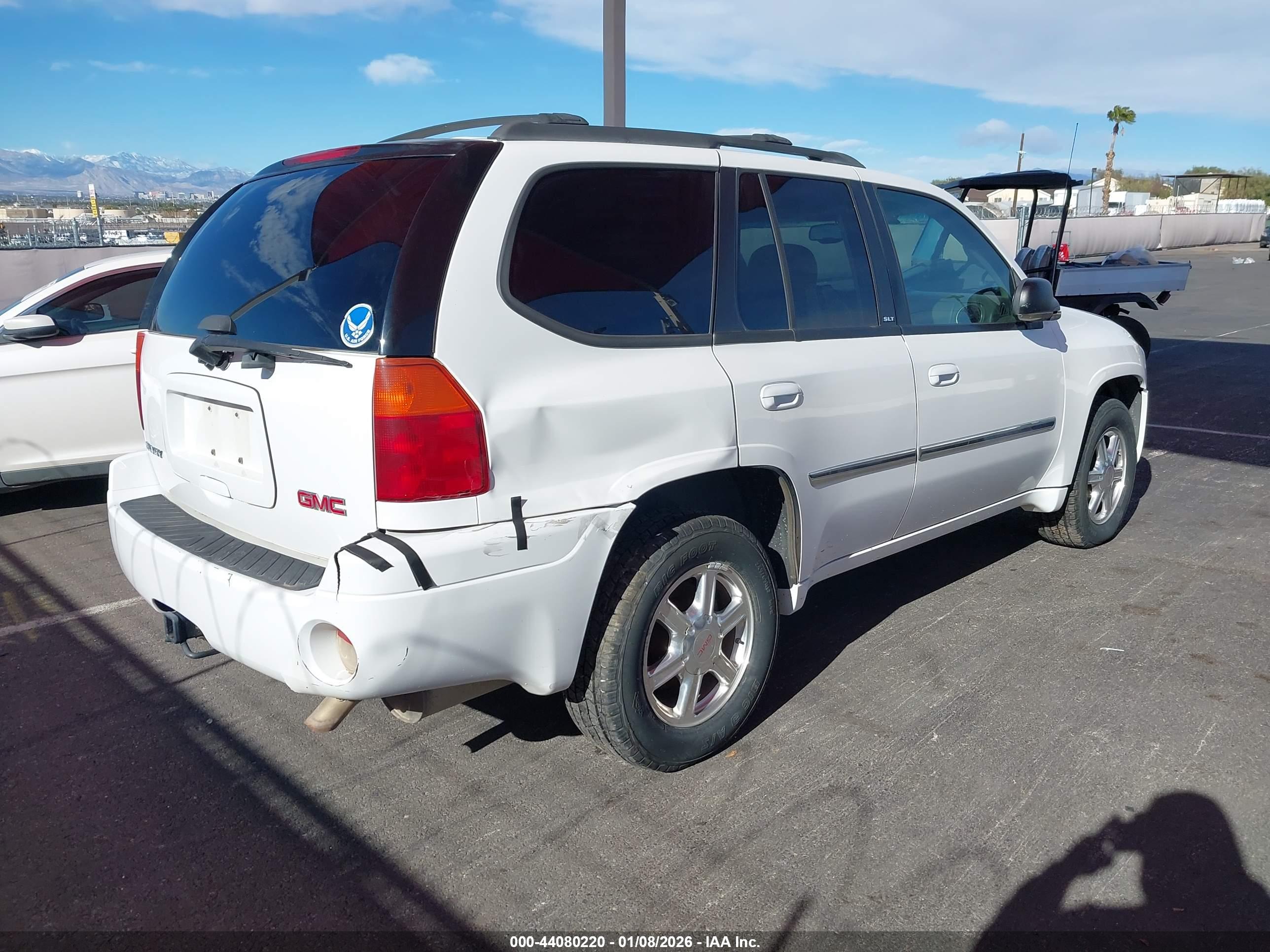 GMC ENVOY image 6