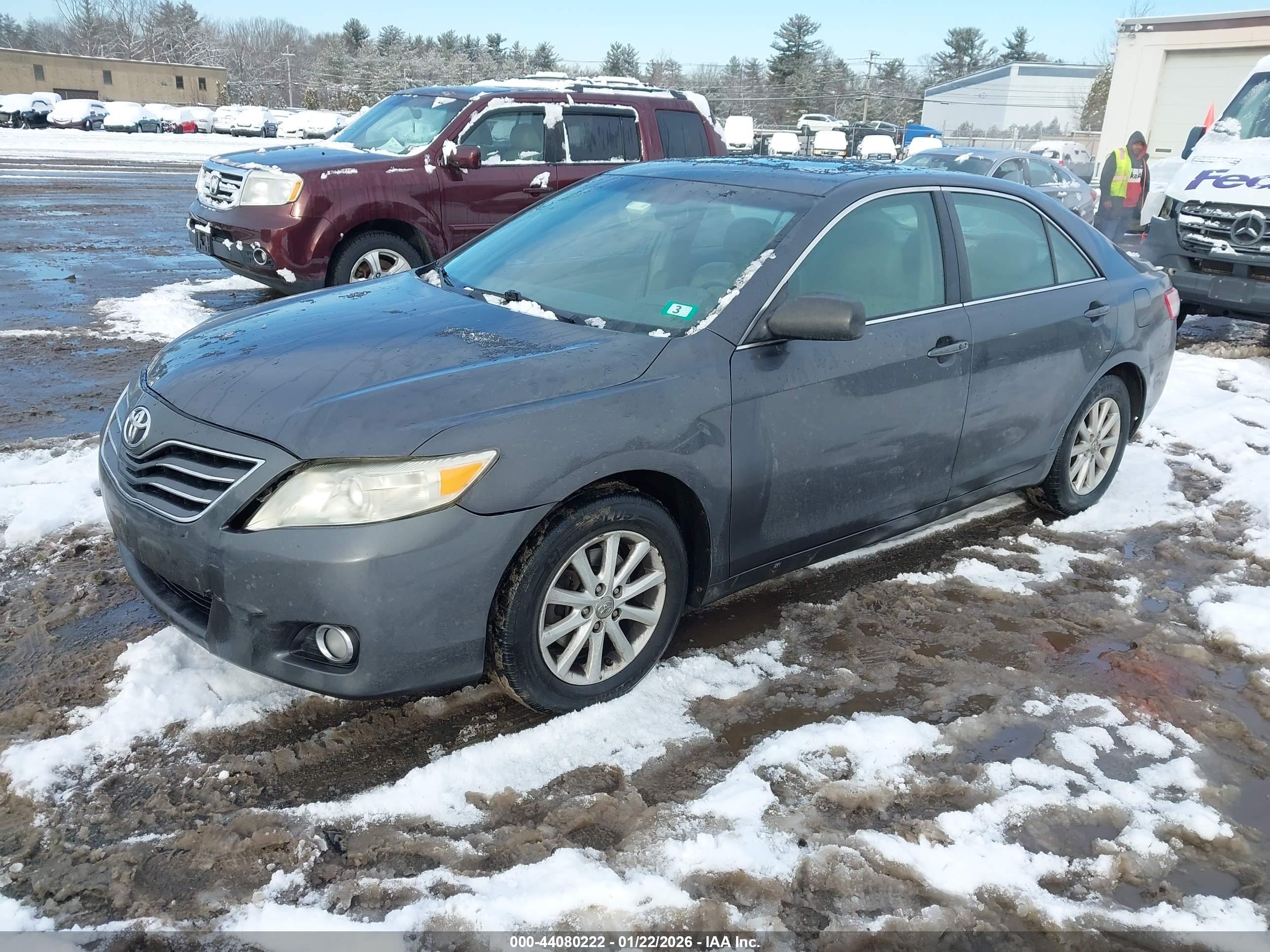 TOYOTA CAMRY image 2