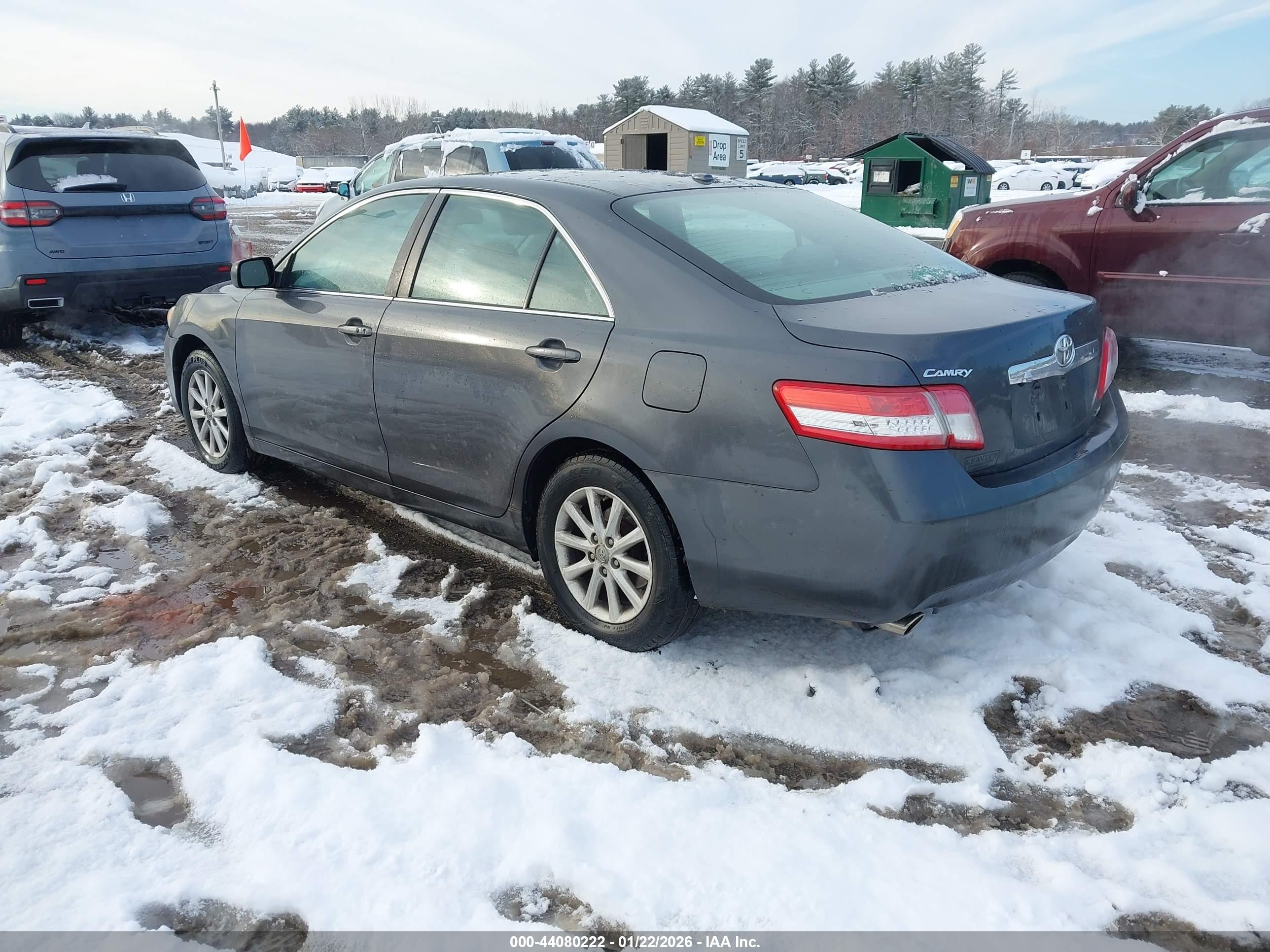 TOYOTA CAMRY image 3