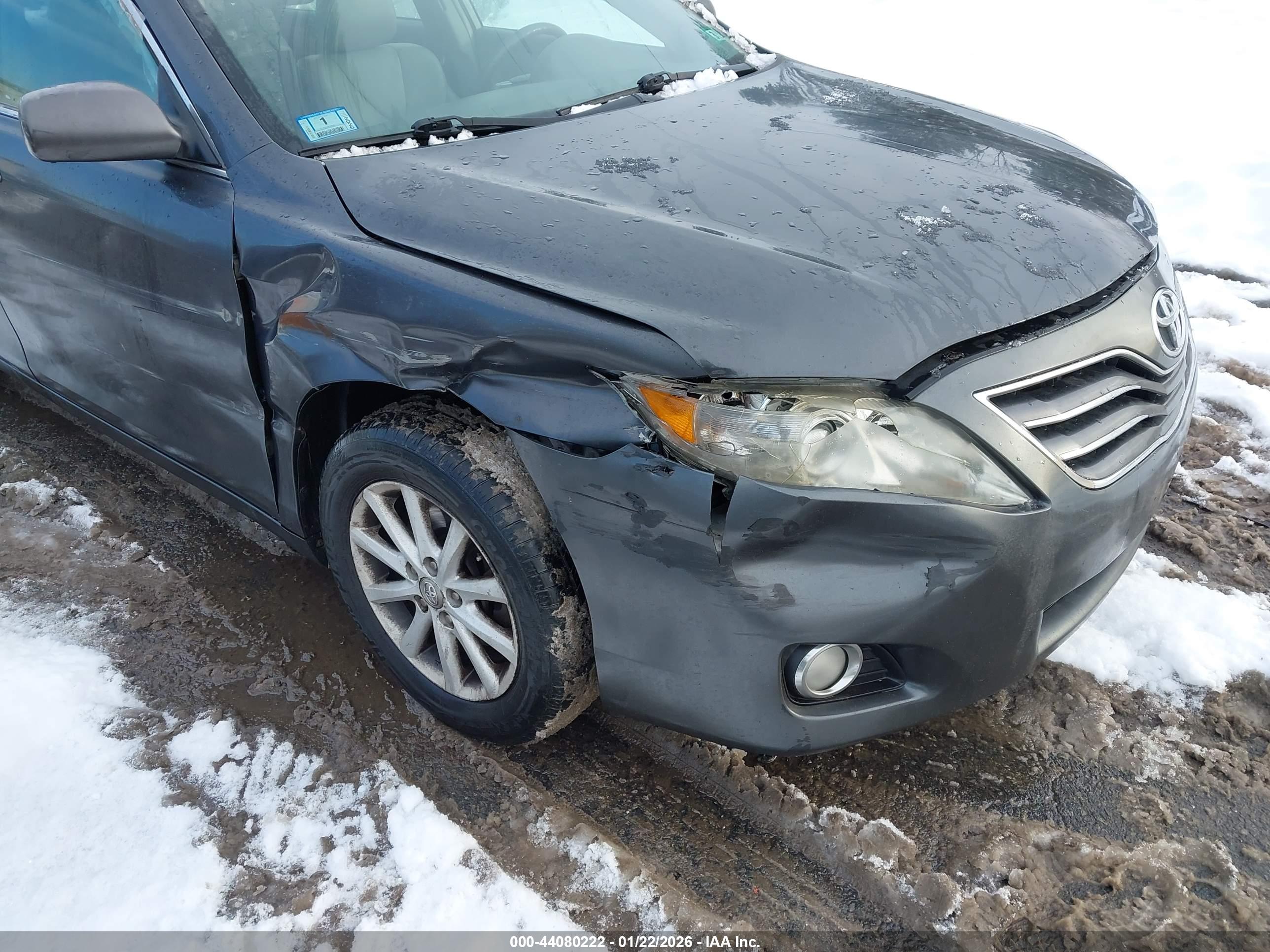 TOYOTA CAMRY image 6