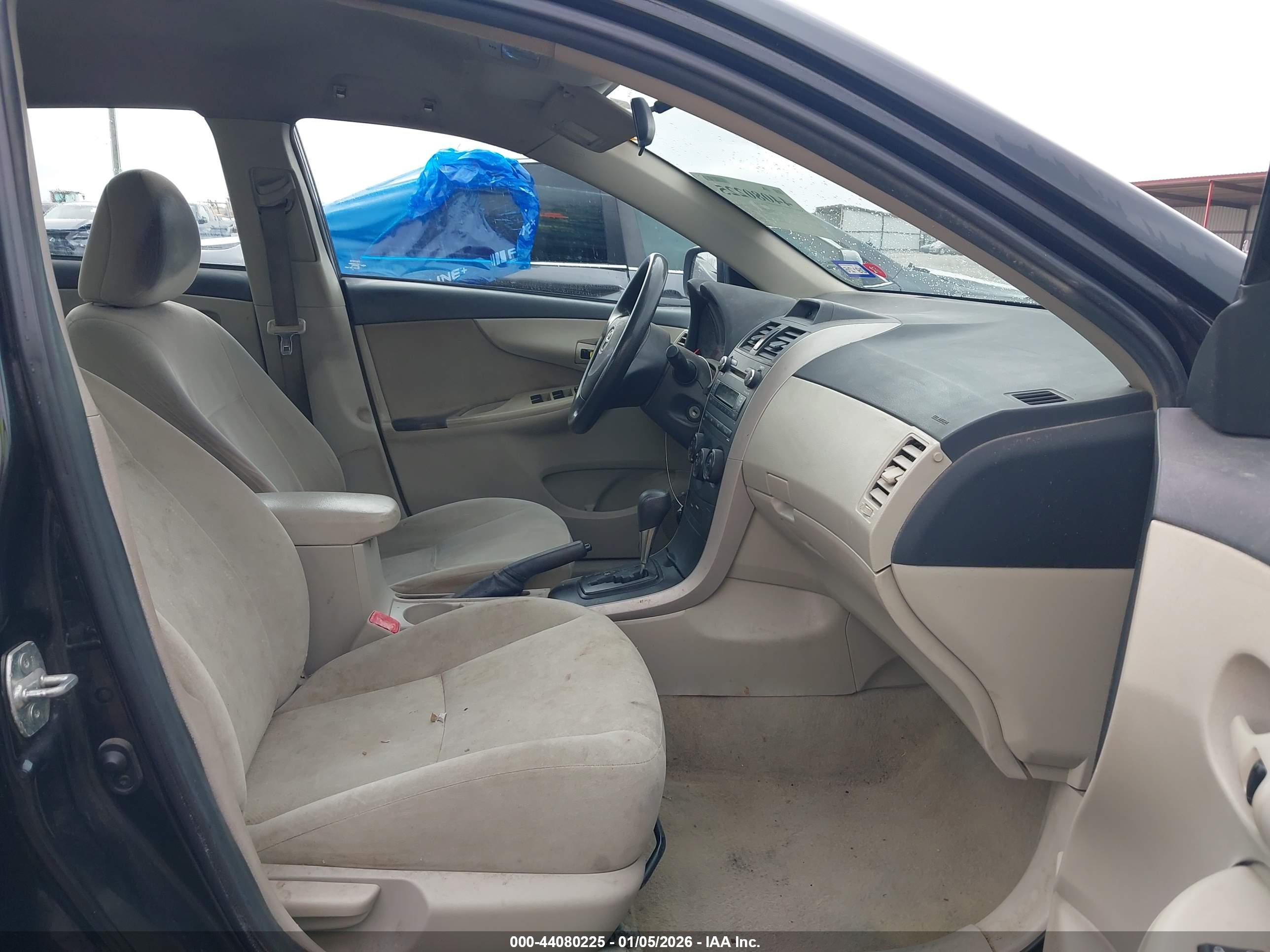 TOYOTA COROLLA image 5