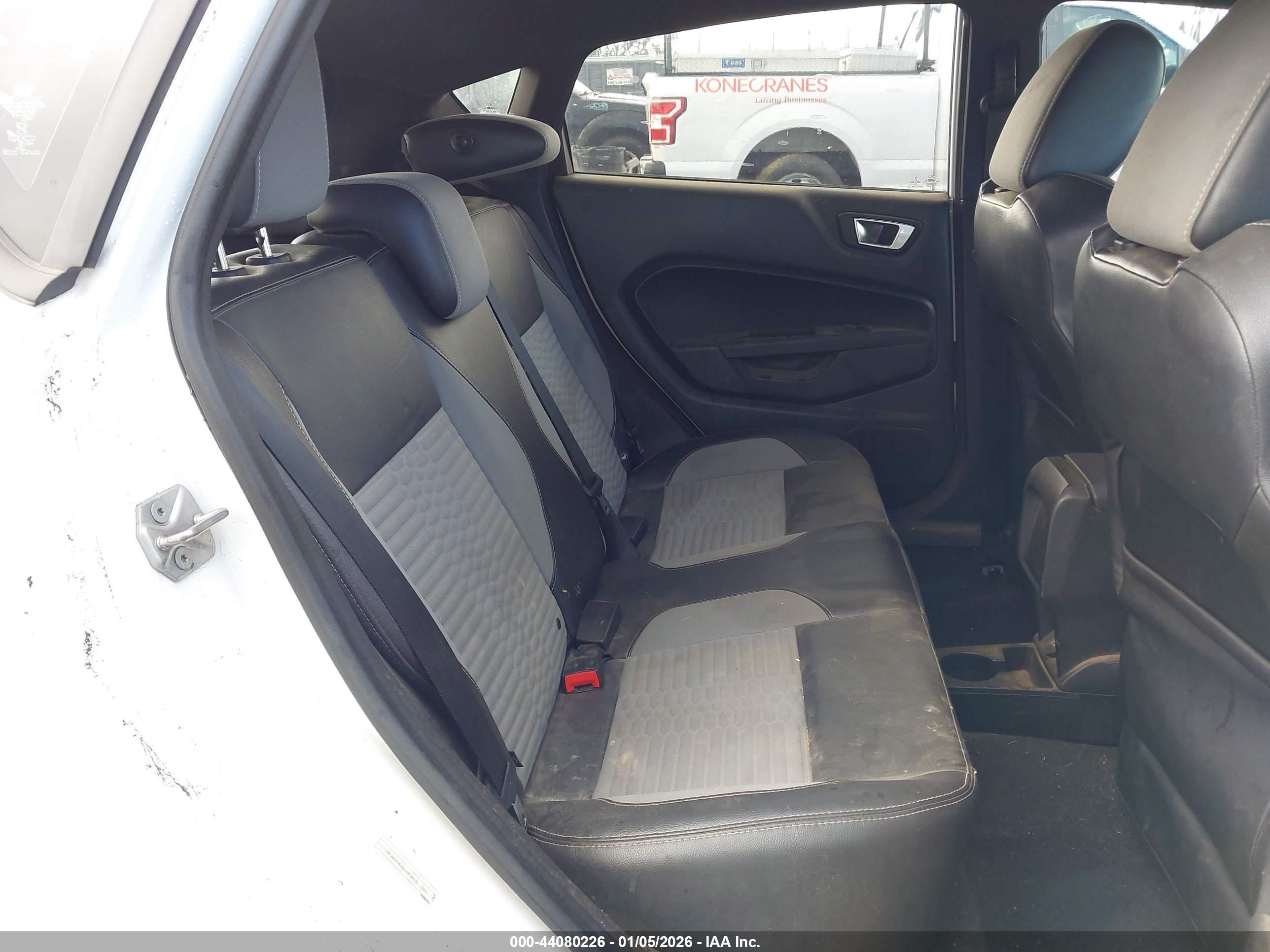 FORD FIESTA image 8
