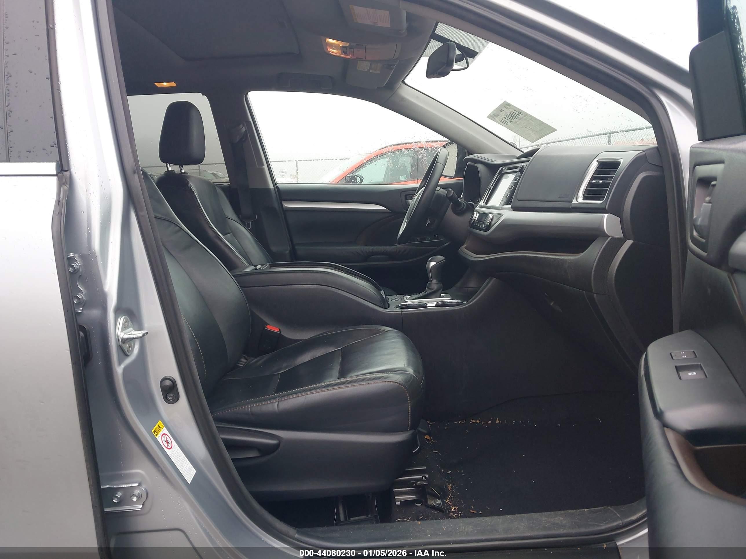 TOYOTA HIGHLANDER image 5