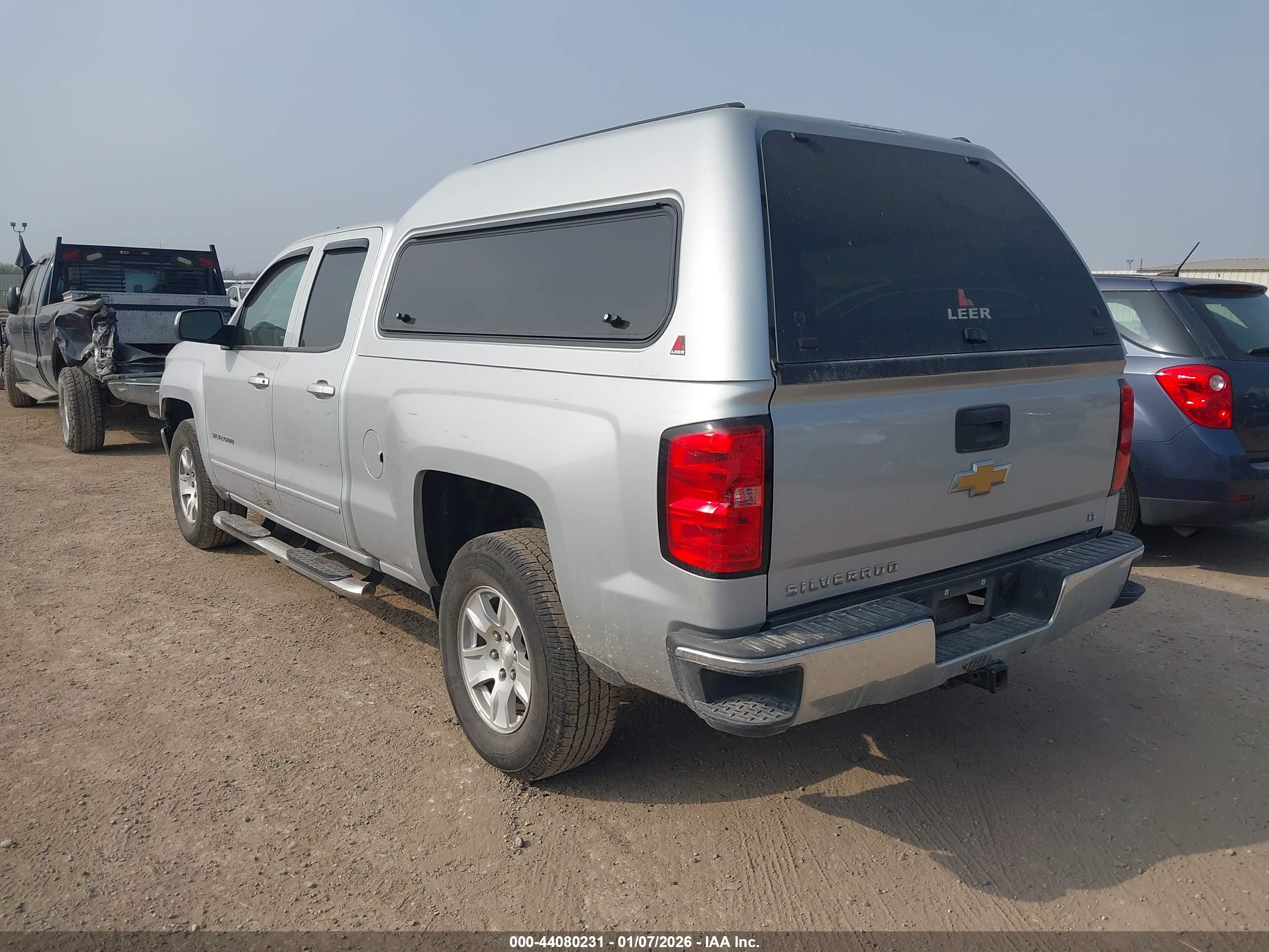 CHEVROLET SILVERADO image 3