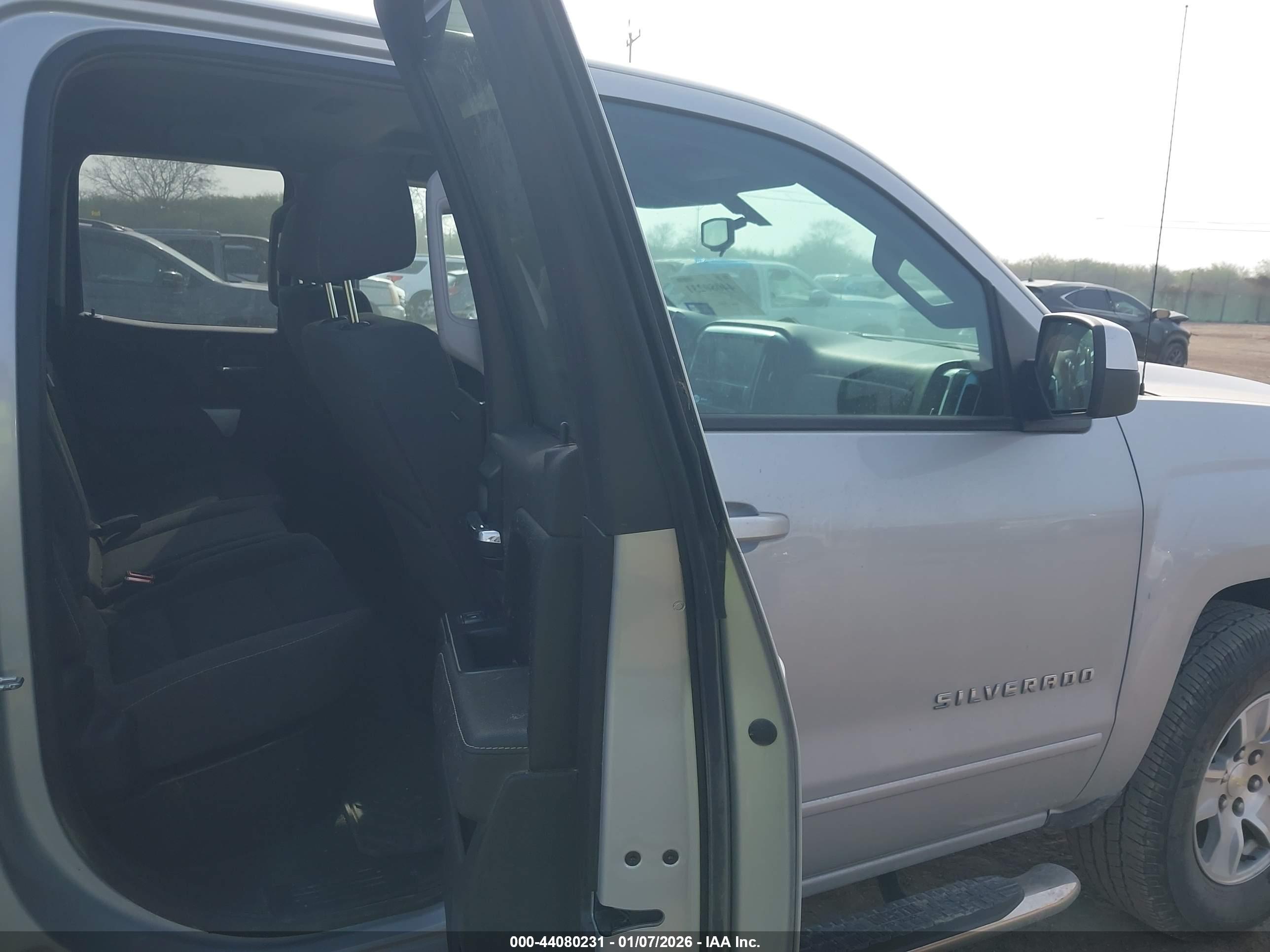 CHEVROLET SILVERADO image 8