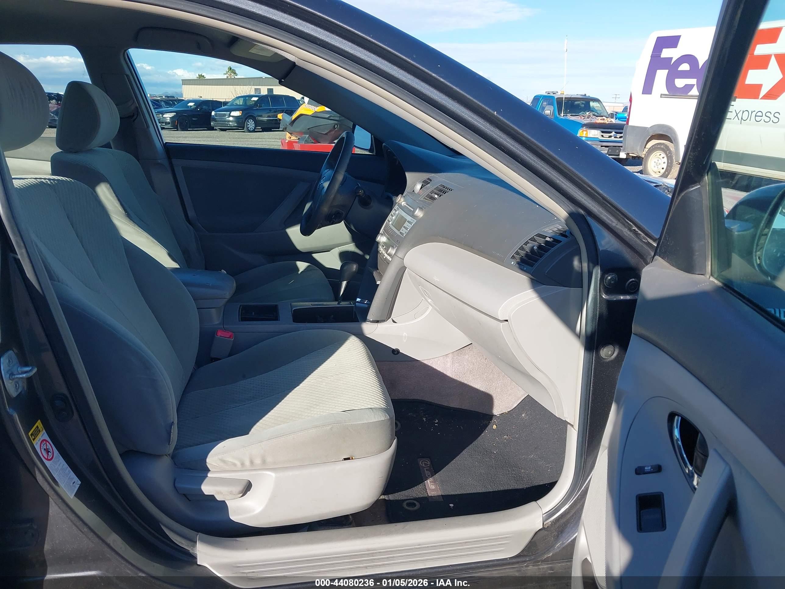 TOYOTA CAMRY image 5