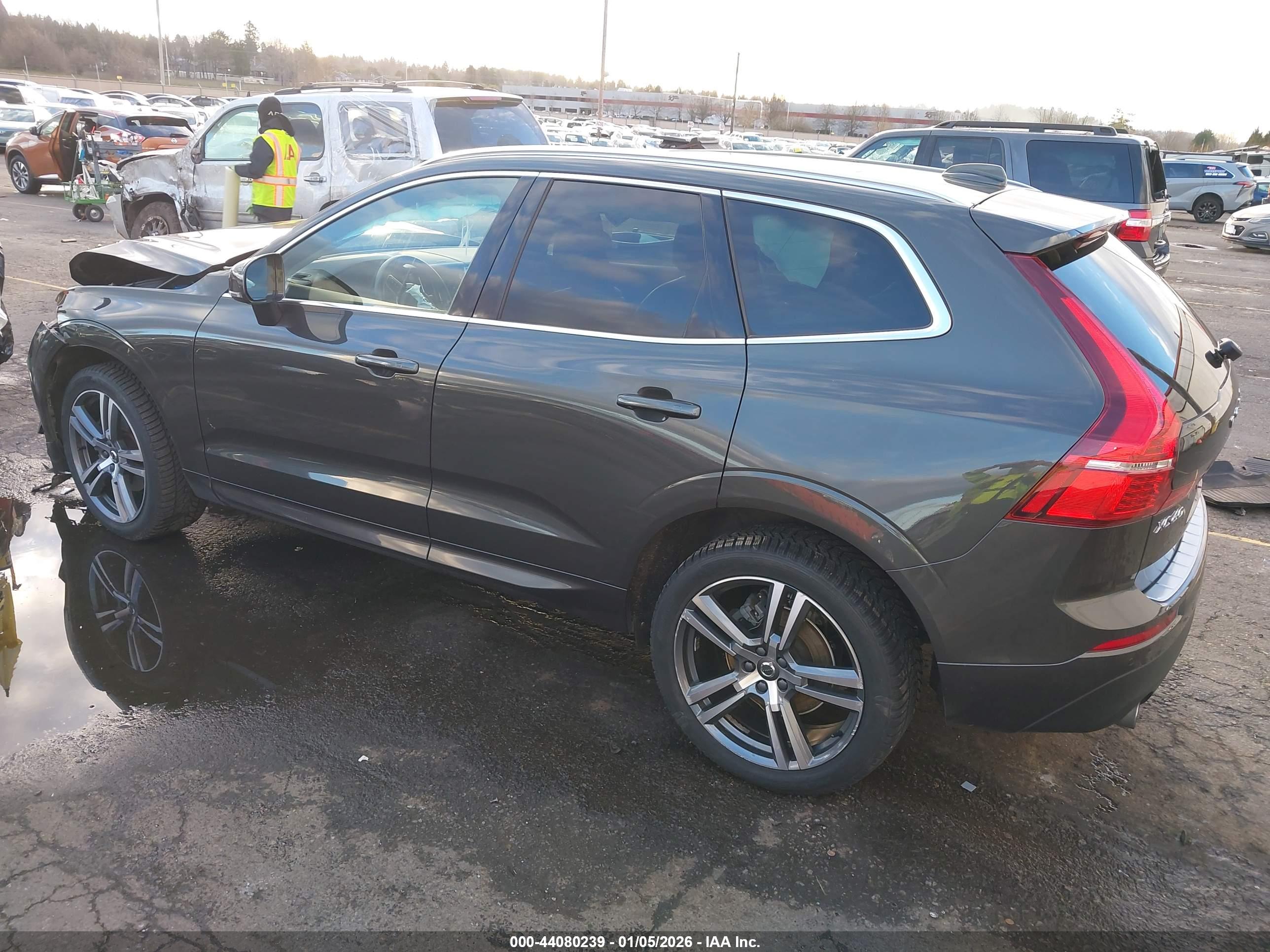 VOLVO XC60 image 3