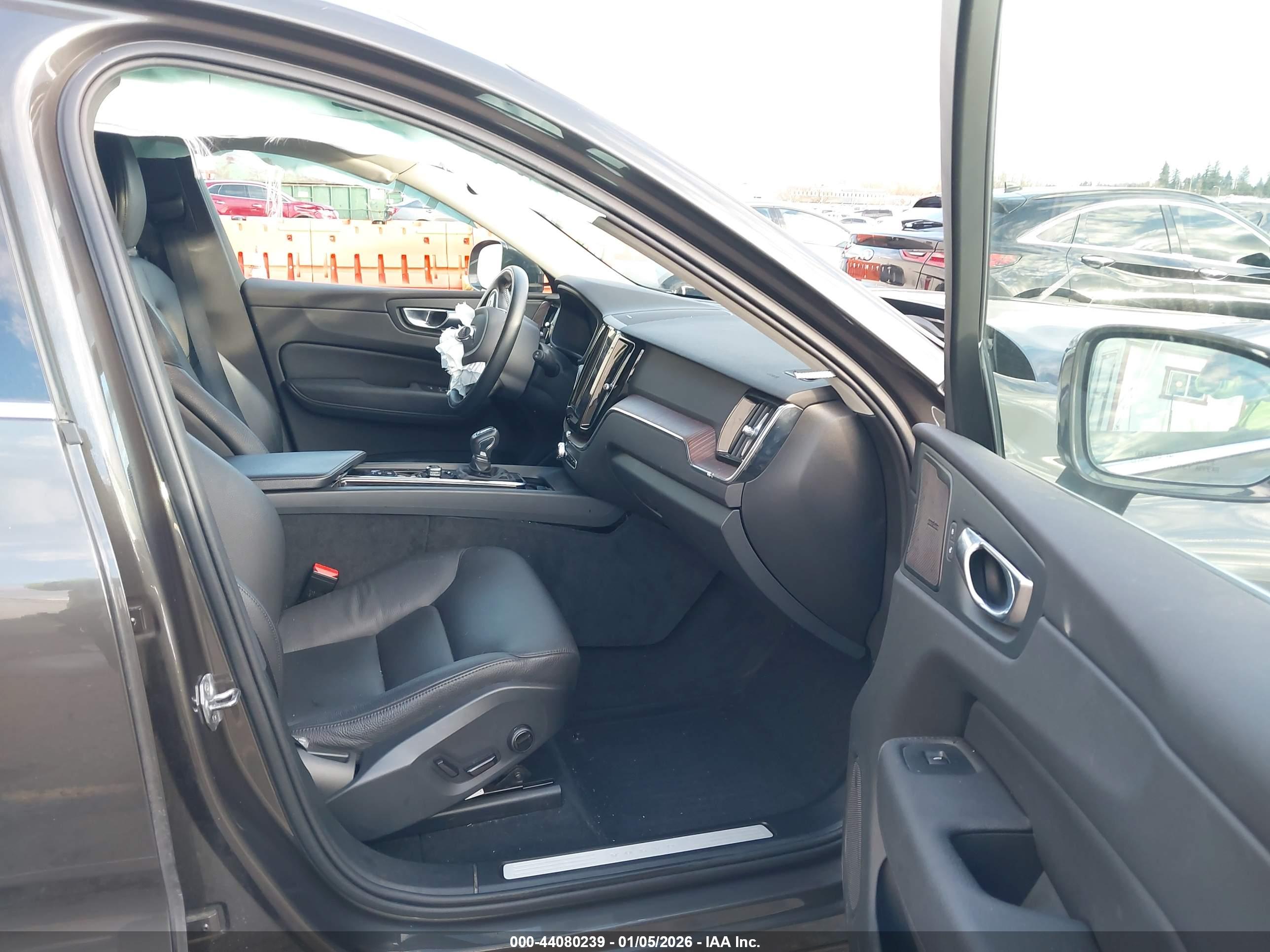 VOLVO XC60 image 5