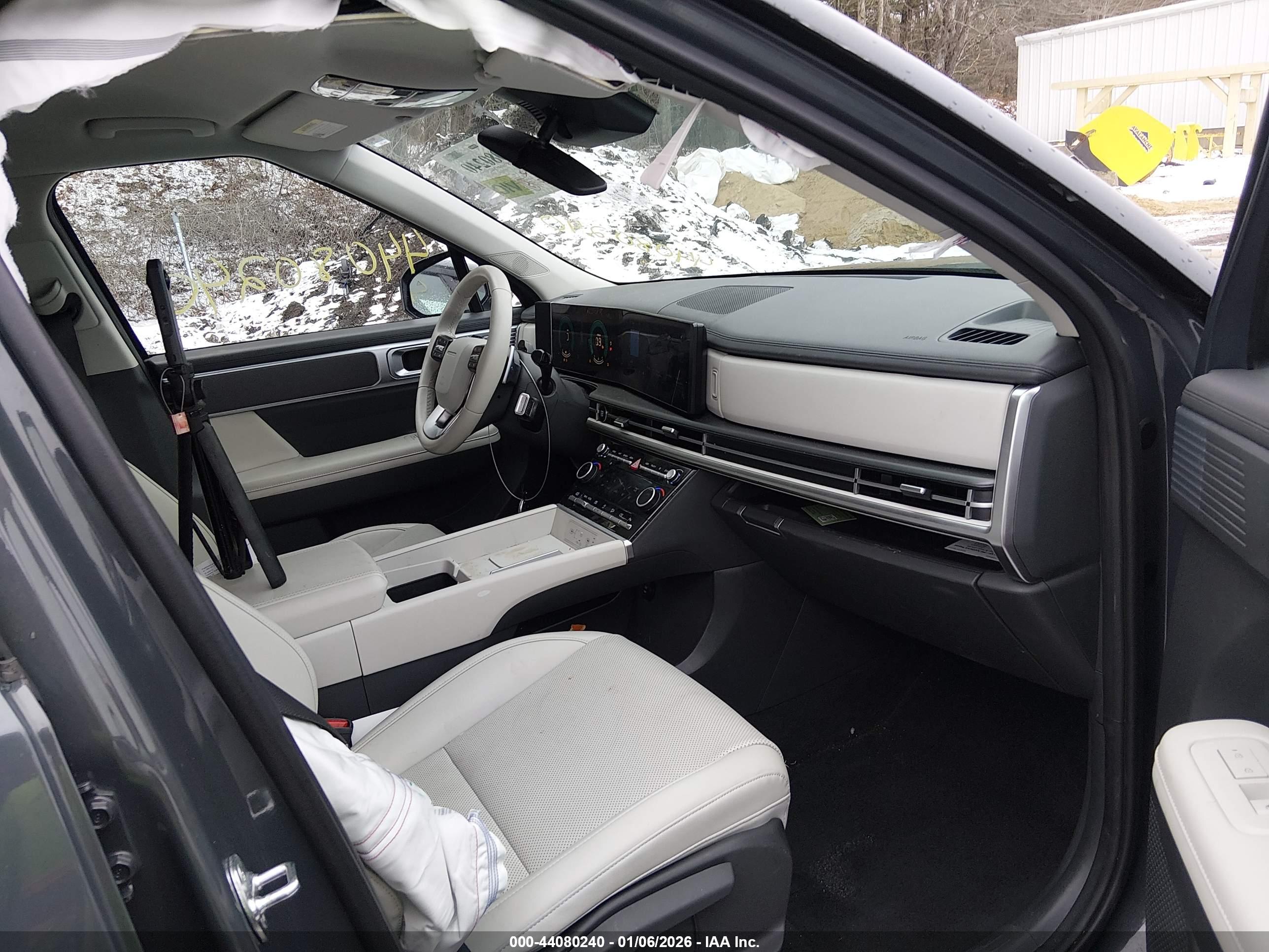 HYUNDAI SANTA image 5