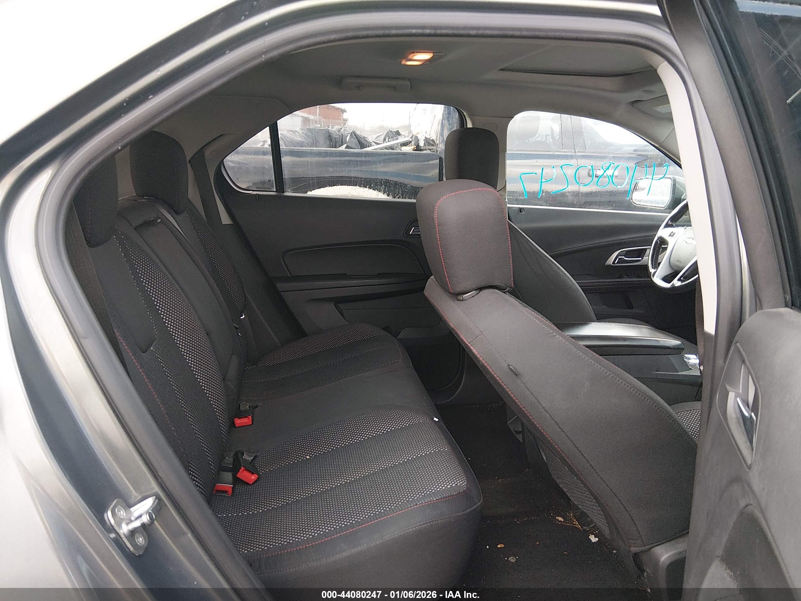 CHEVROLET EQUINOX image 8