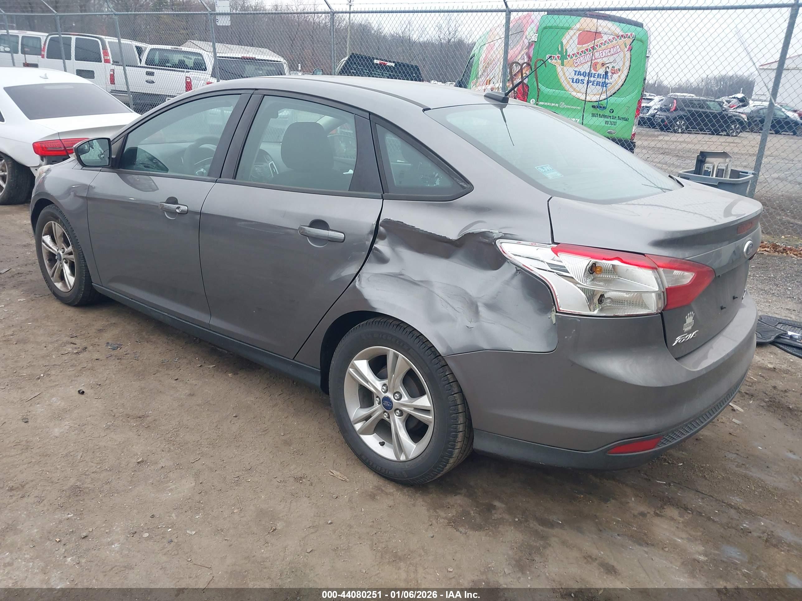 FORD FOCUS image 3