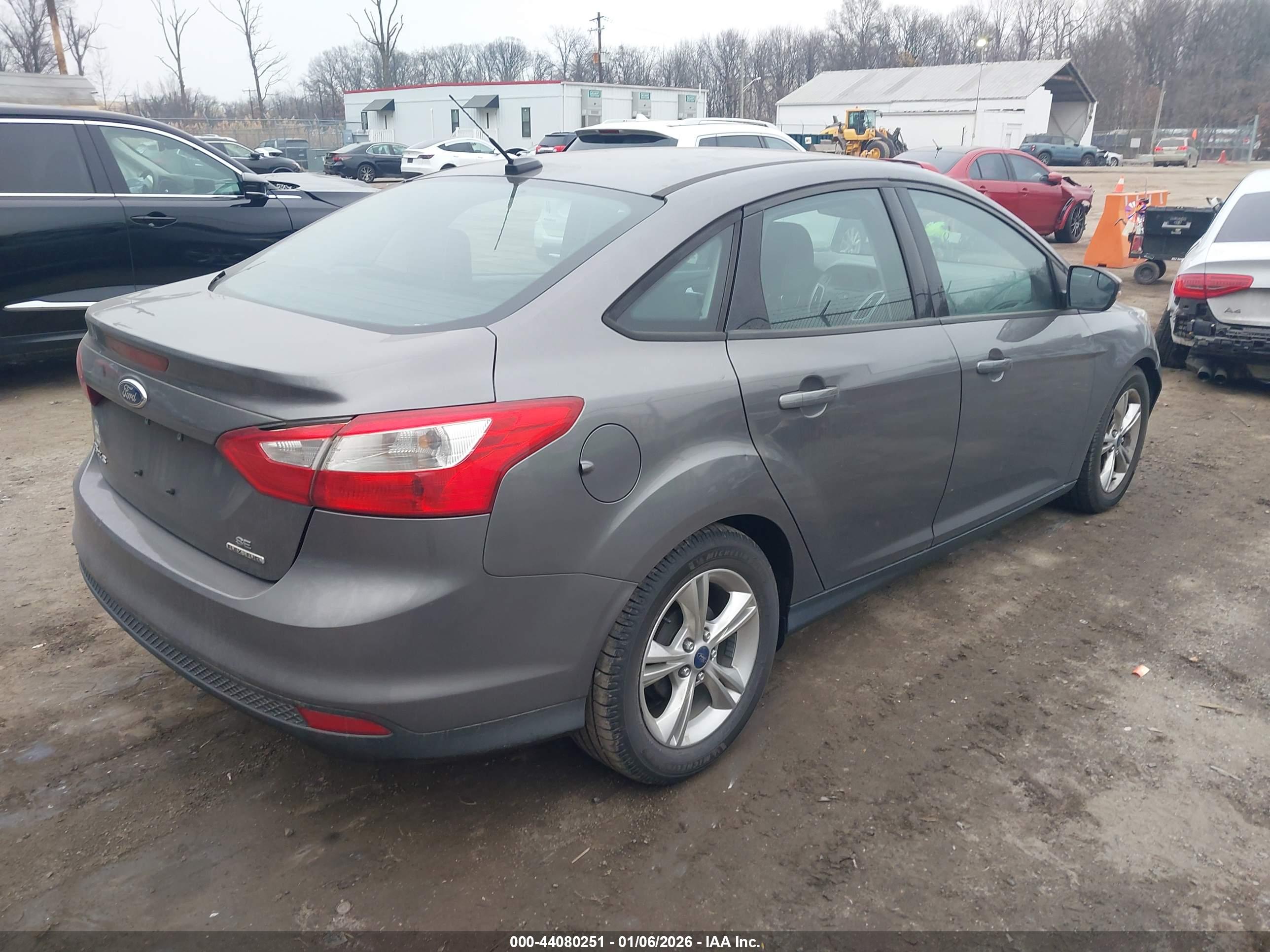 FORD FOCUS image 4