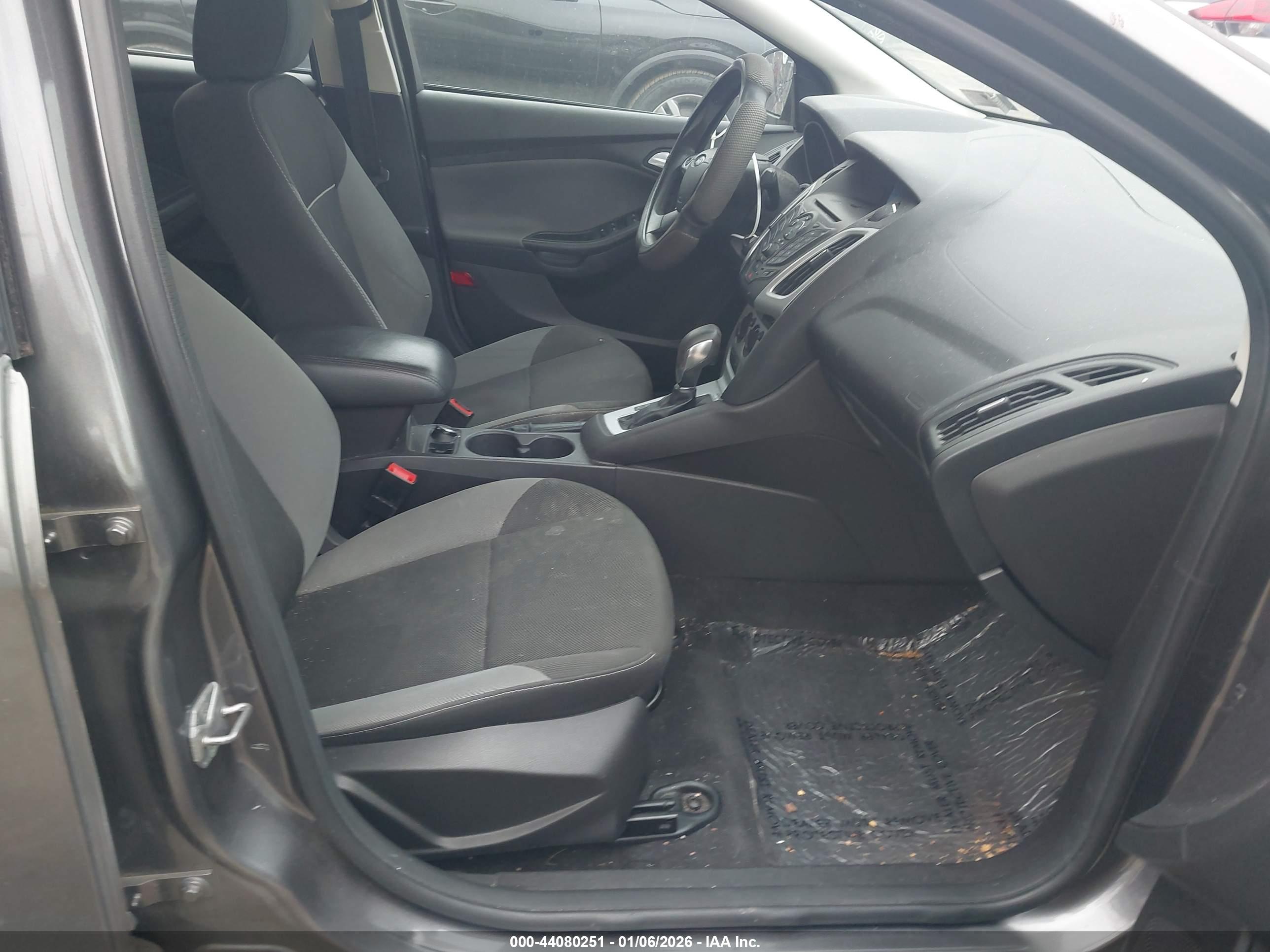 FORD FOCUS image 5