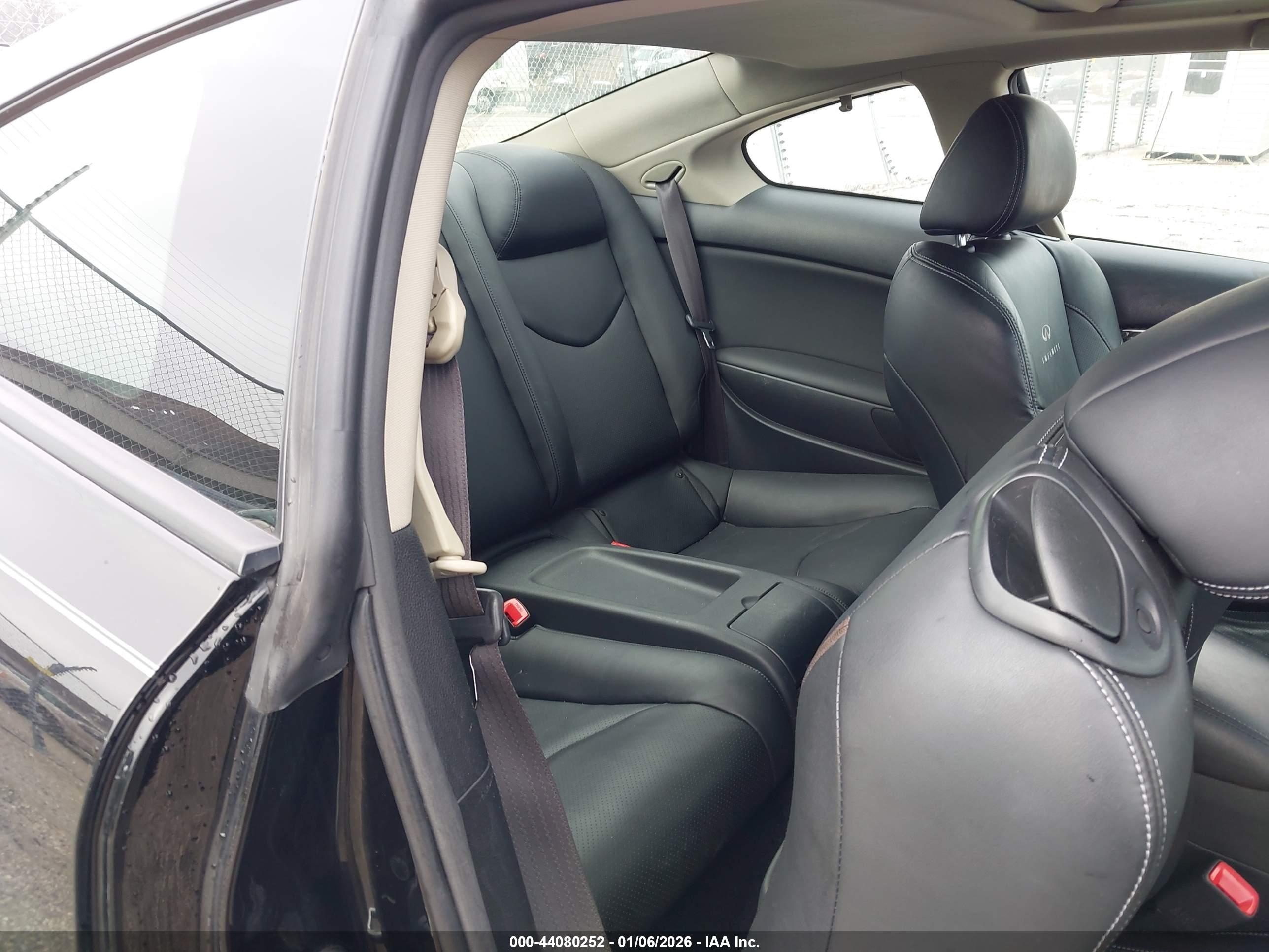 INFINITI G37X image 8