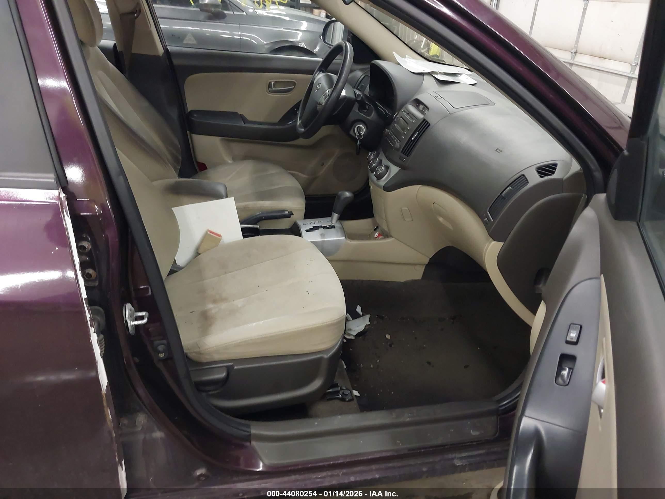 HYUNDAI ELANTRA image 5