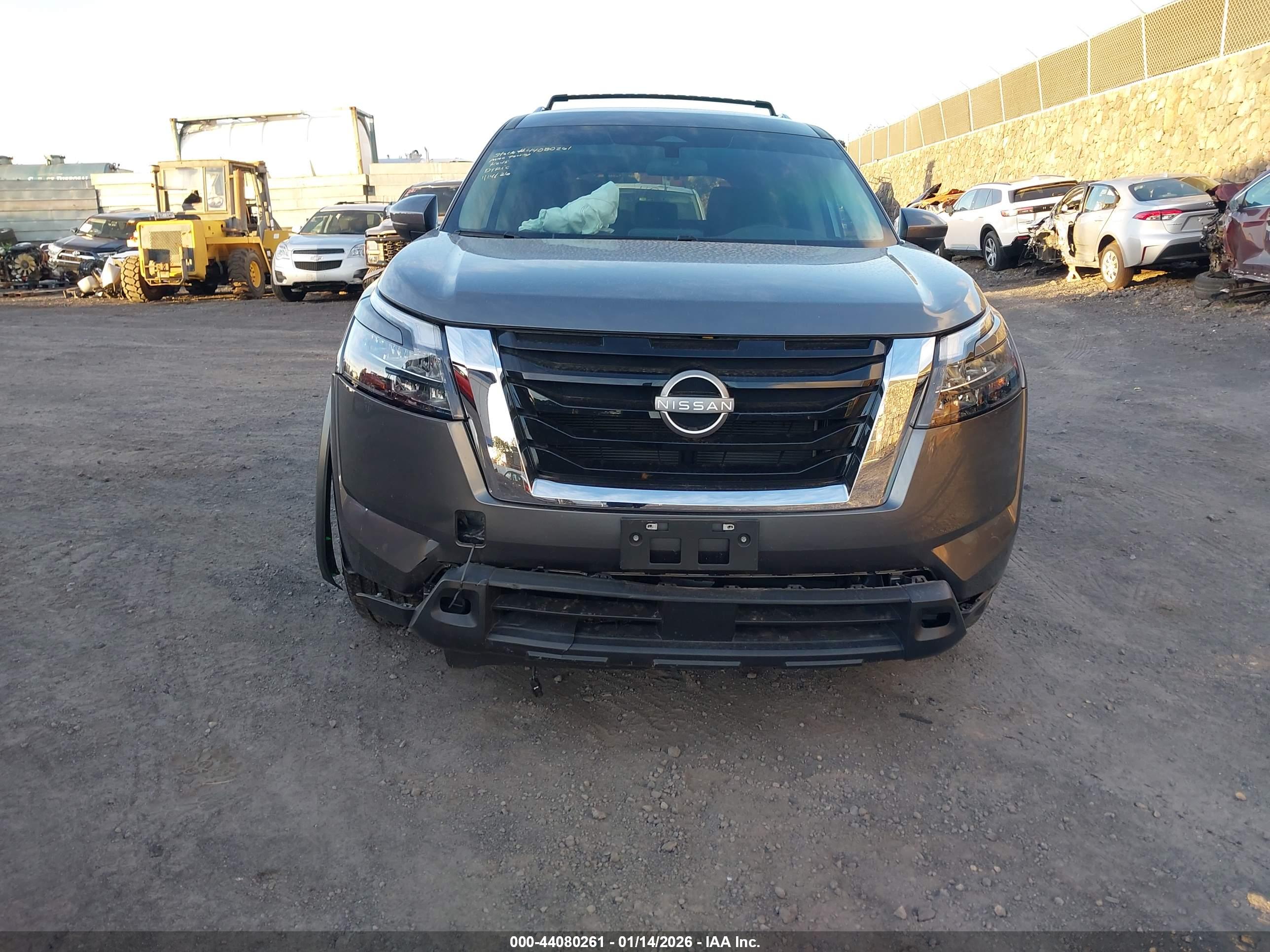 NISSAN PATHFINDER image 6