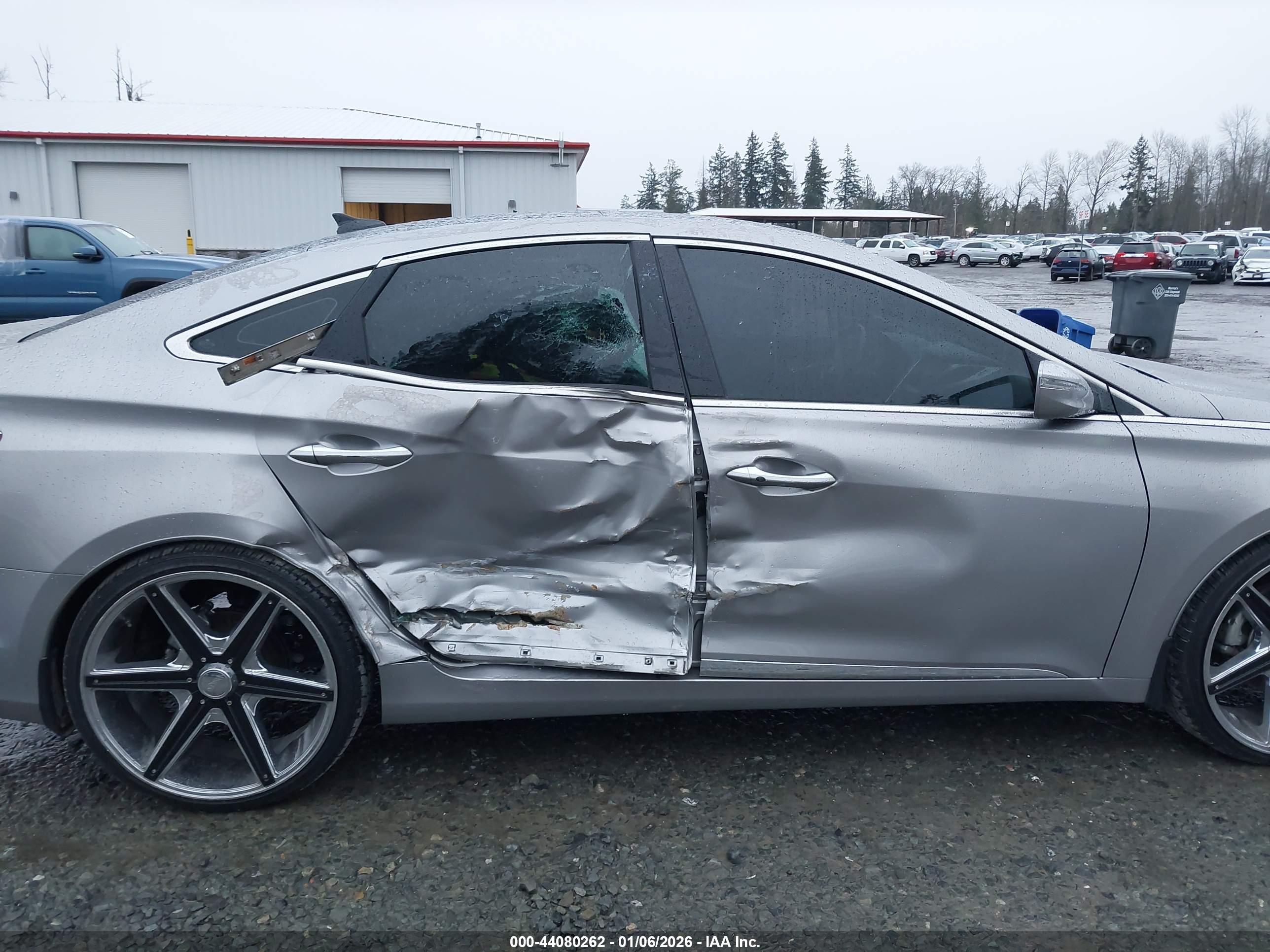 HYUNDAI AZERA image 6