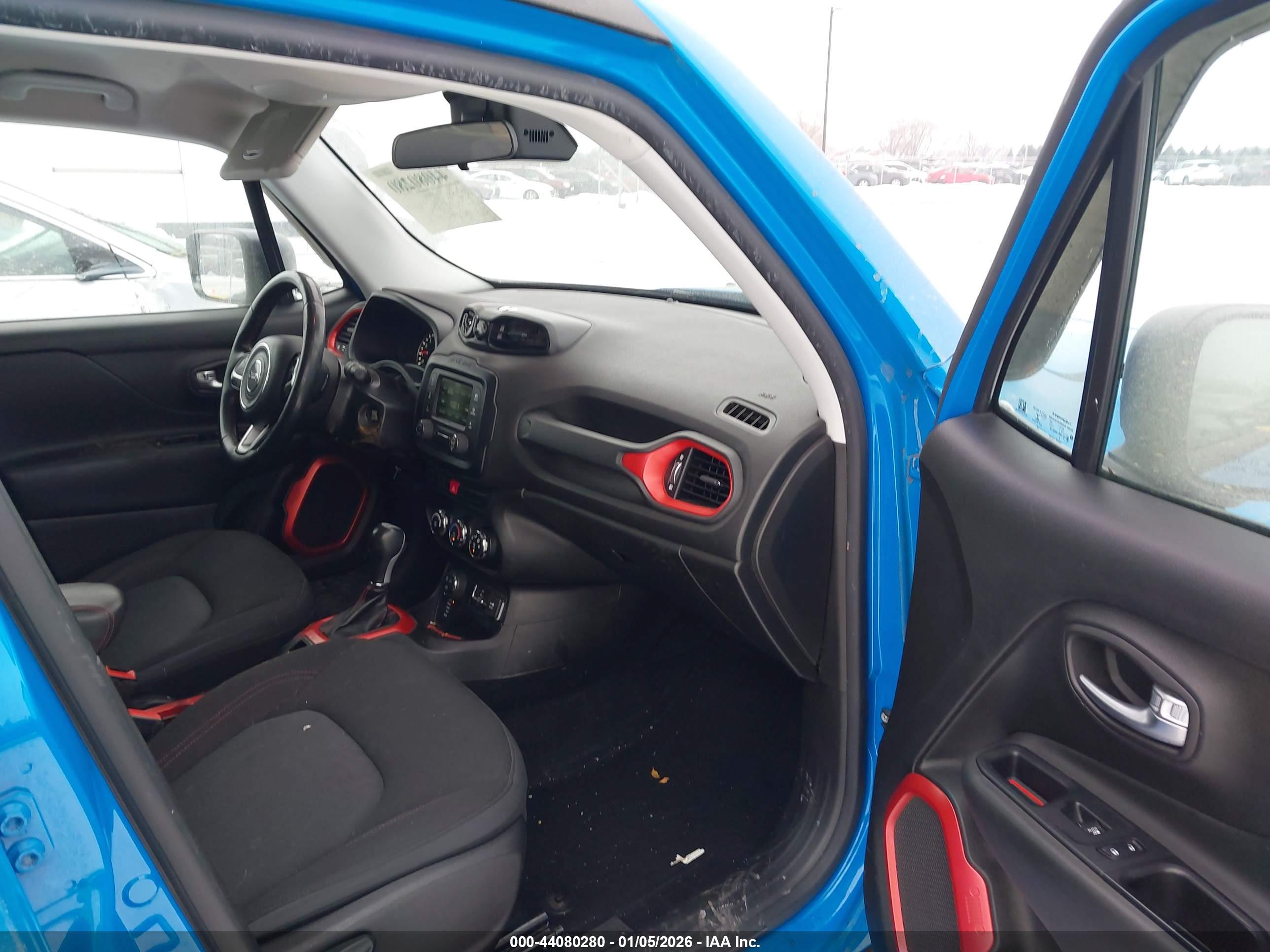 JEEP RENEGADE image 5