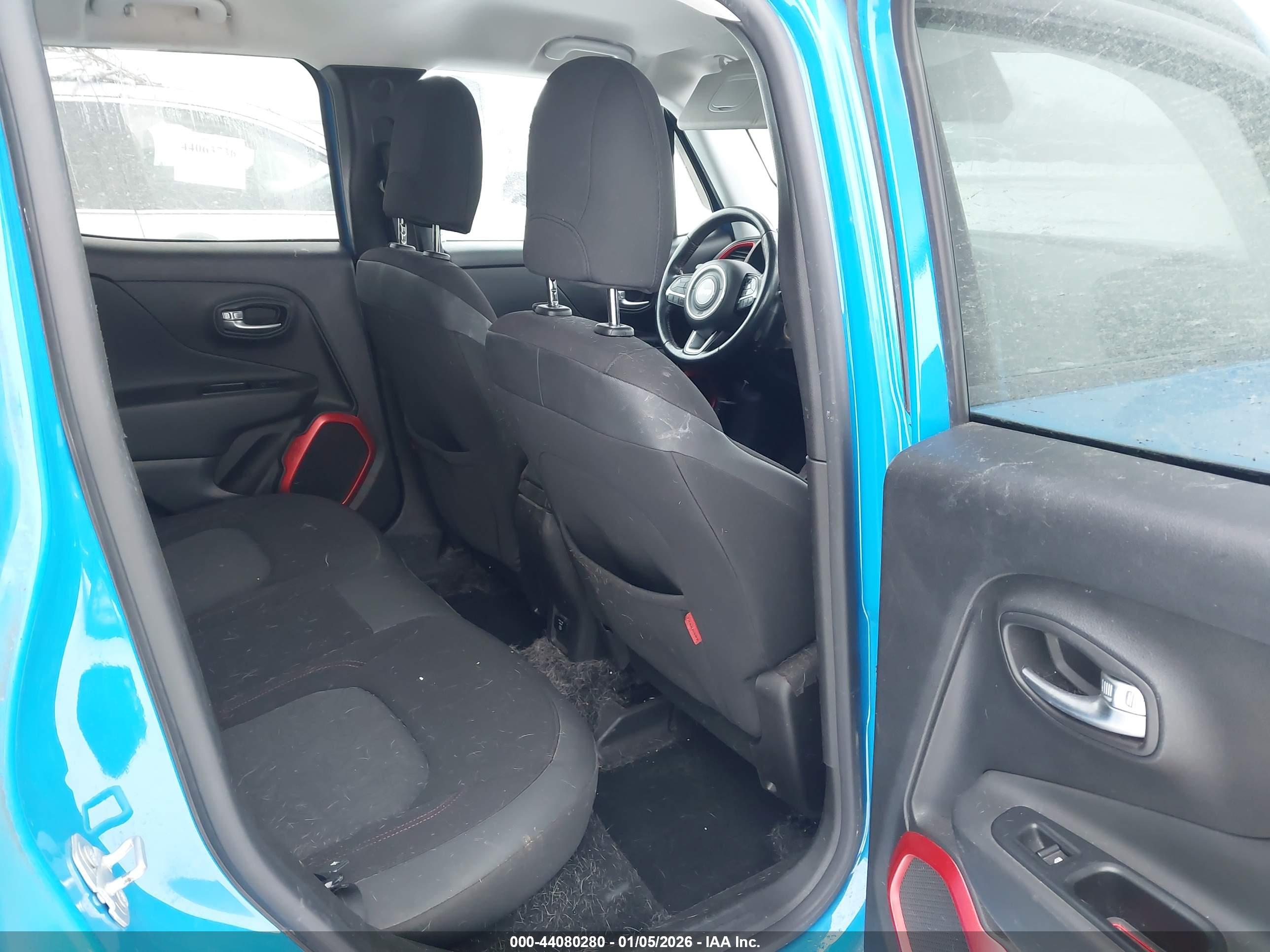 JEEP RENEGADE image 8