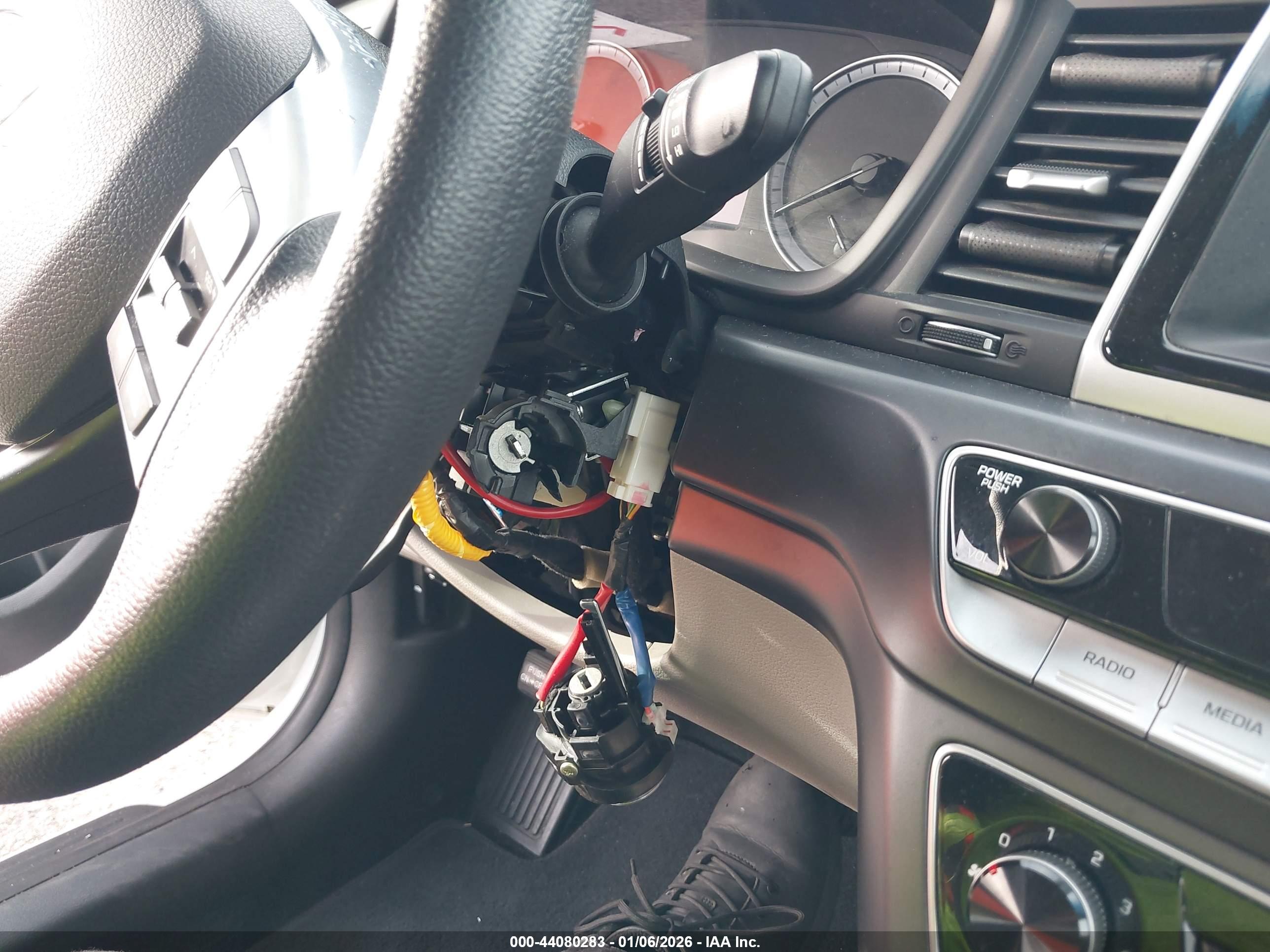 HYUNDAI SONATA image 6