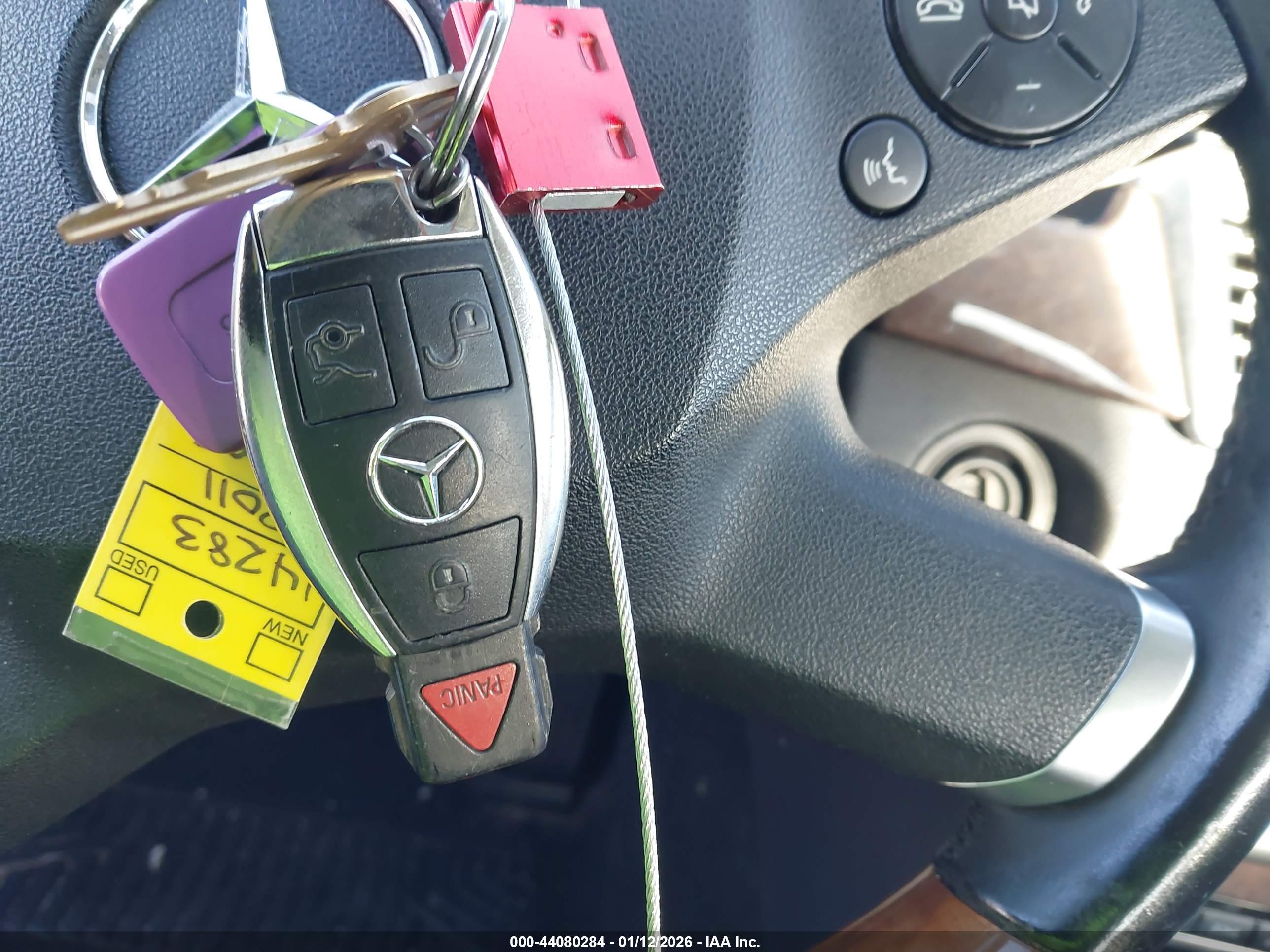 MERCEDES-BENZ E image 11