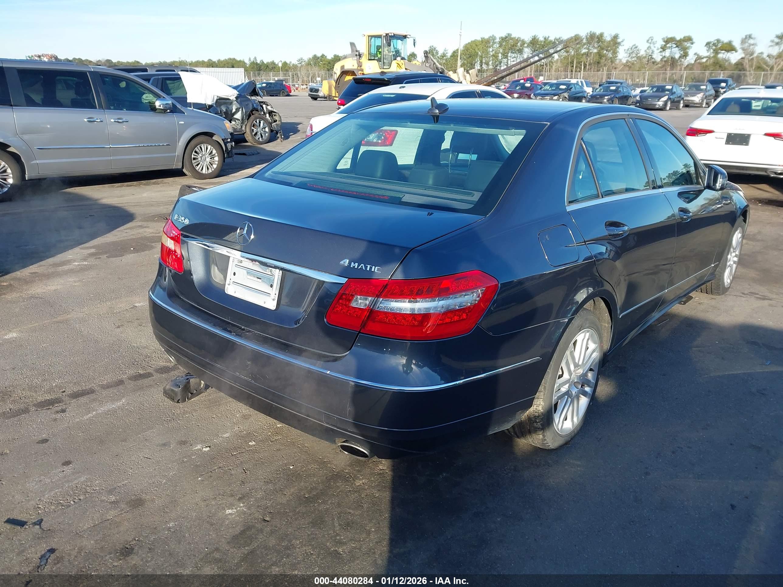 MERCEDES-BENZ E image 4