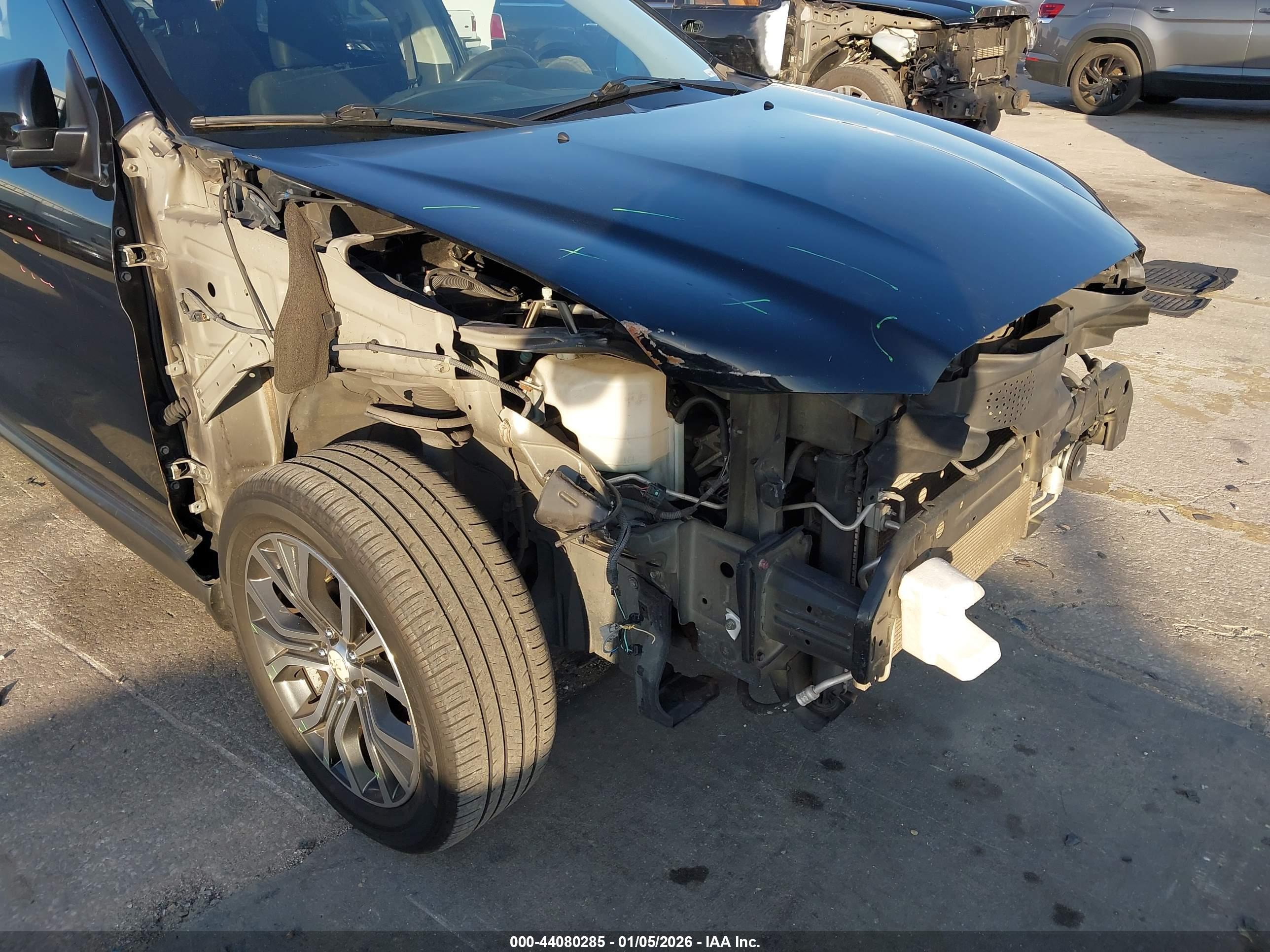 MITSUBISHI OUTLANDER image 6