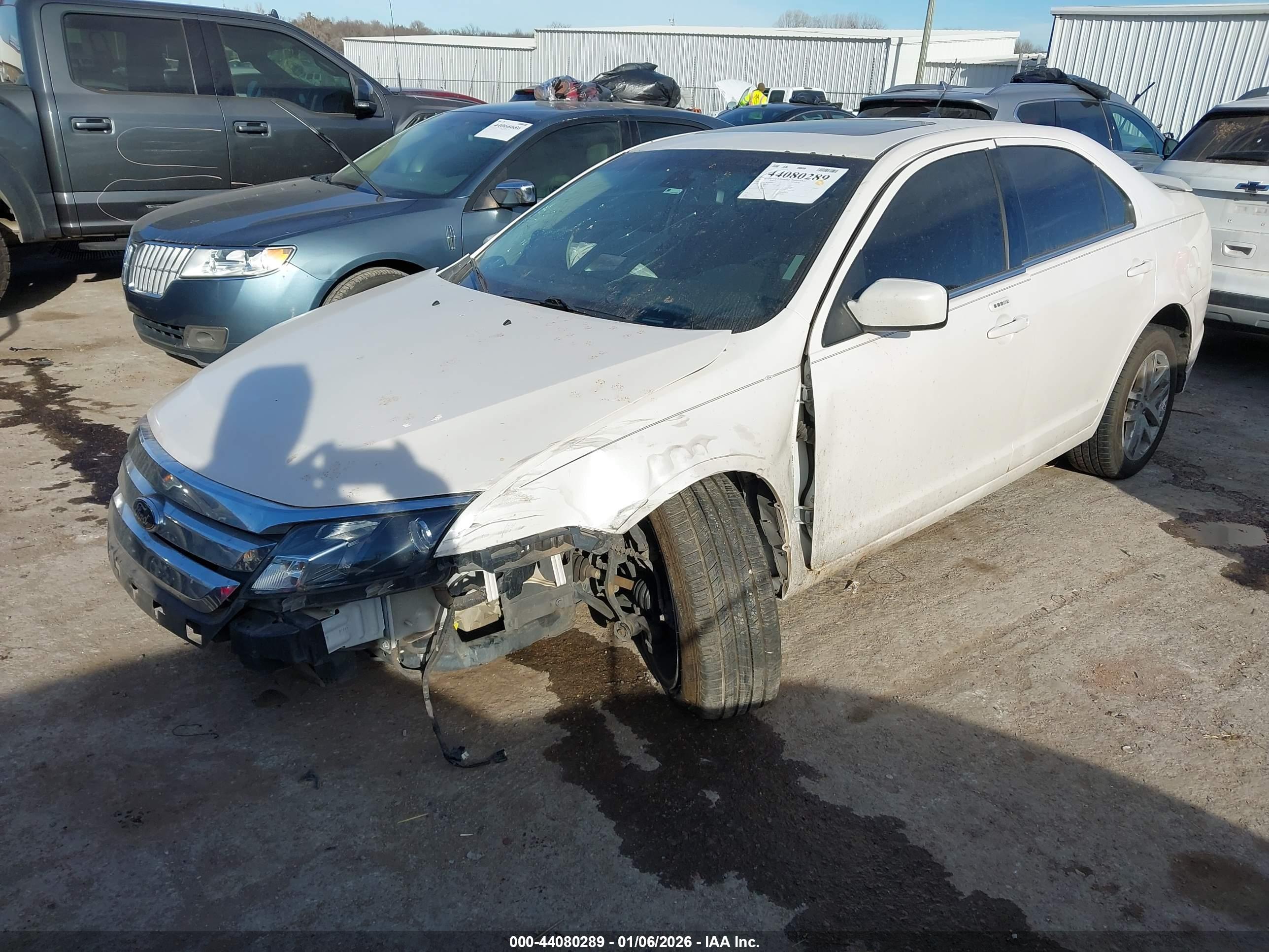 FORD FUSION image 2