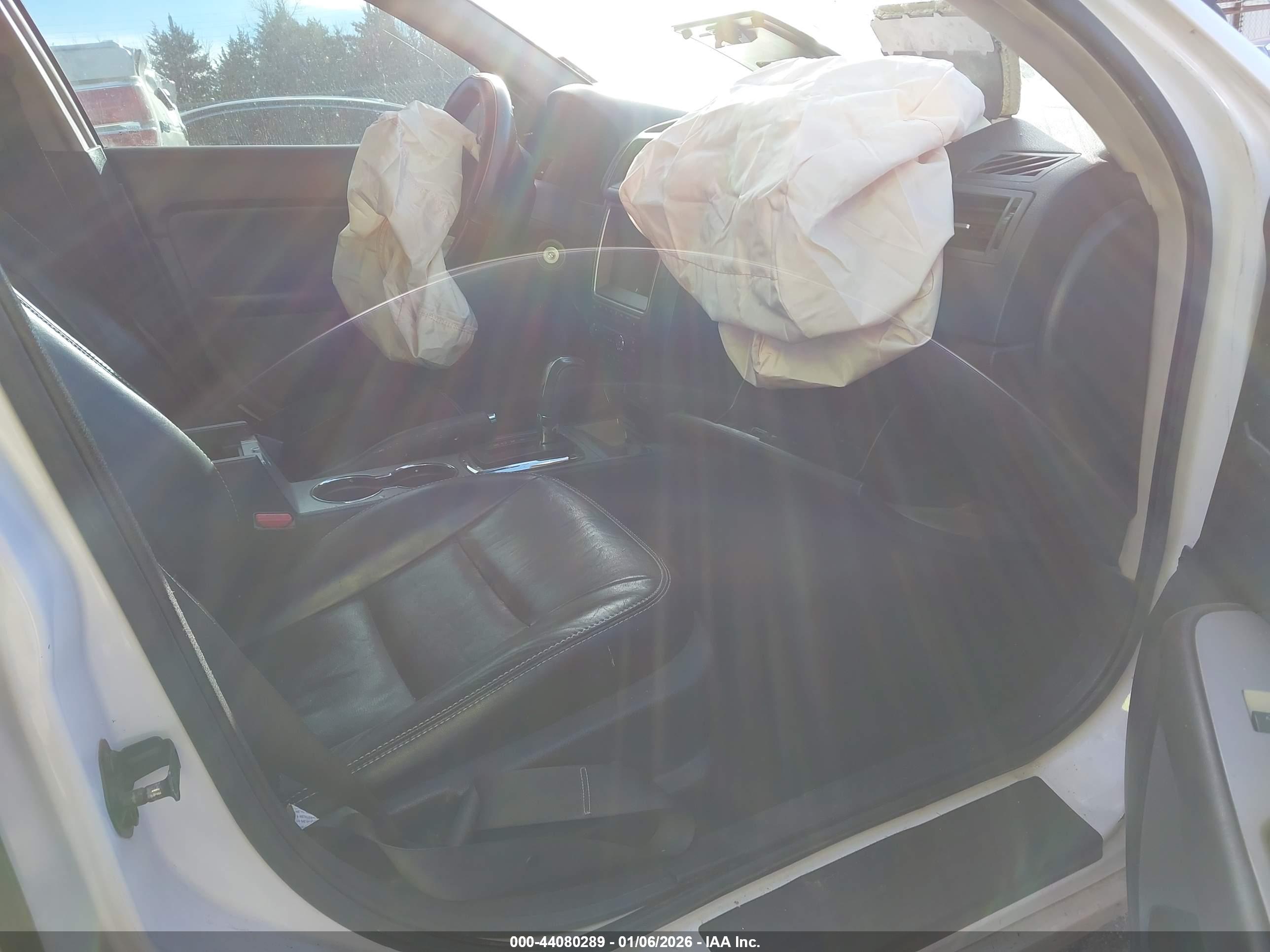 FORD FUSION image 5