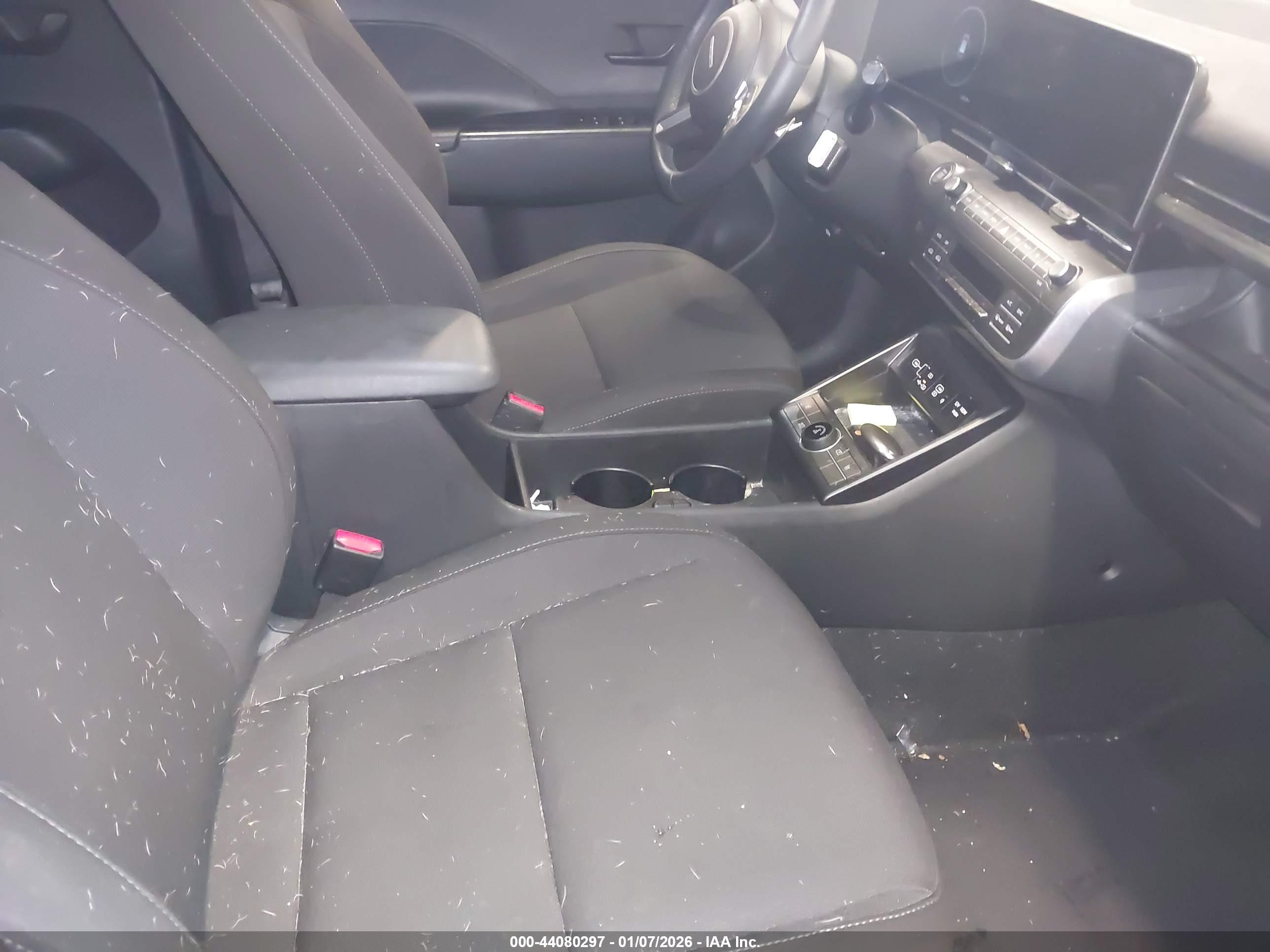 HYUNDAI KONA image 5