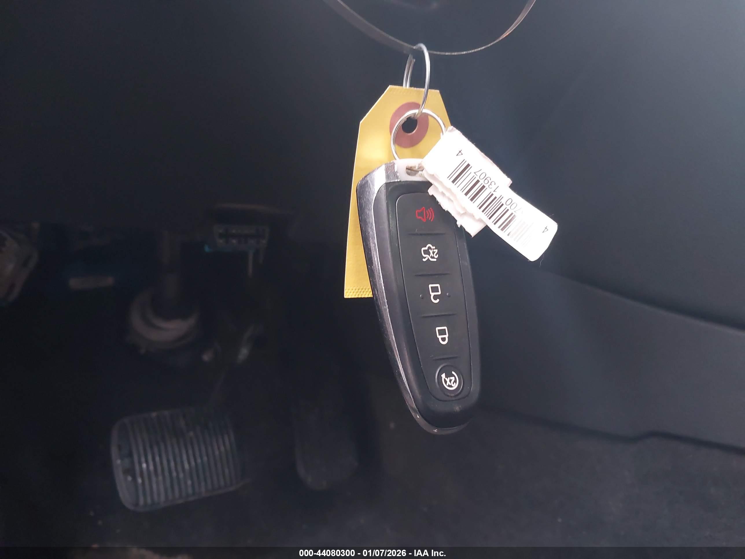 FORD TAURUS image 11
