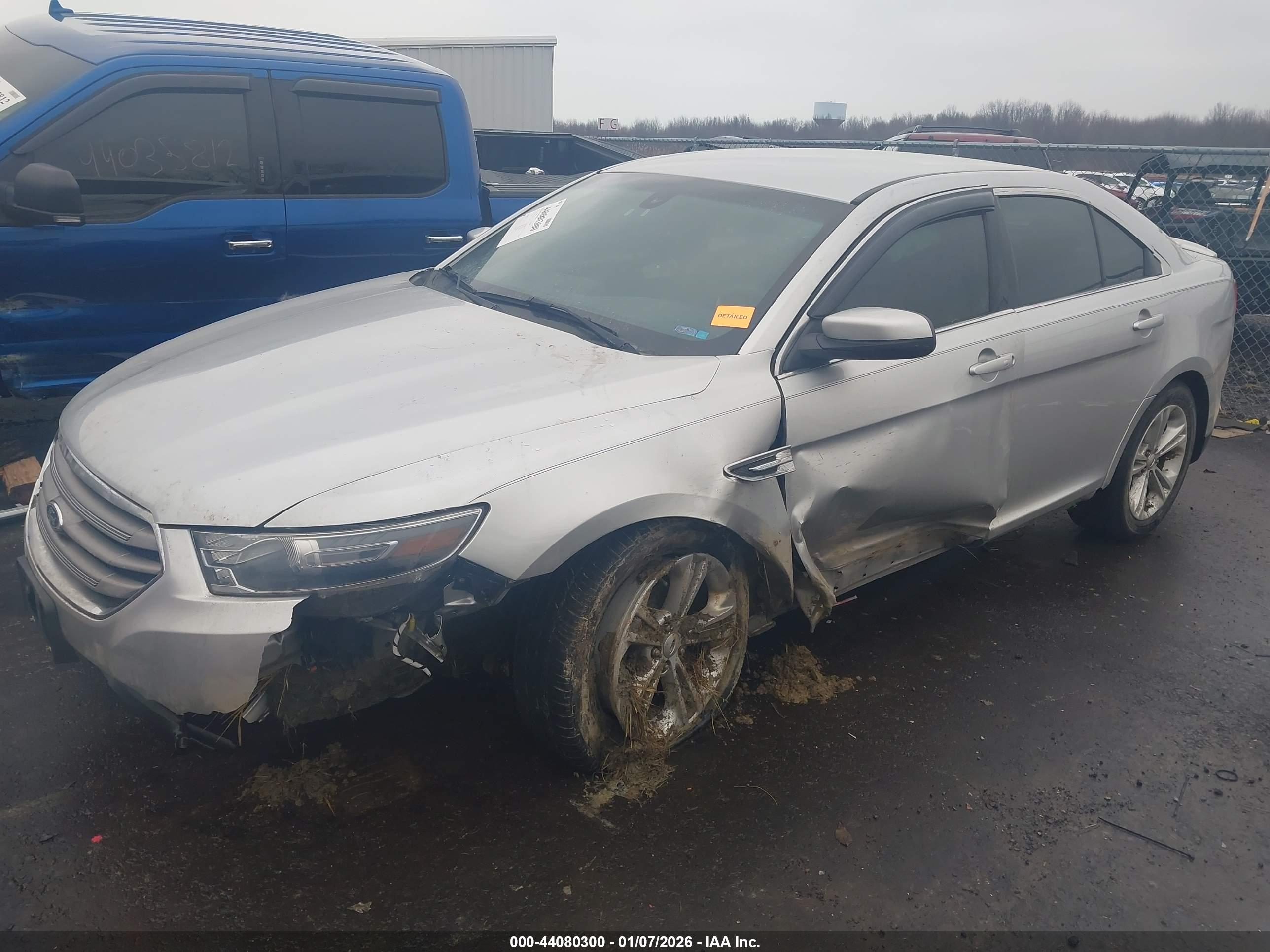 FORD TAURUS image 2