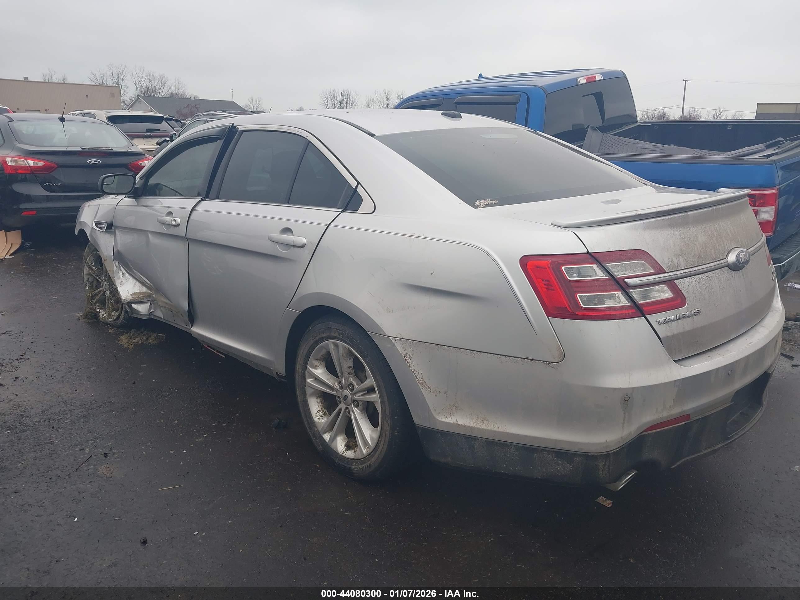 FORD TAURUS image 3